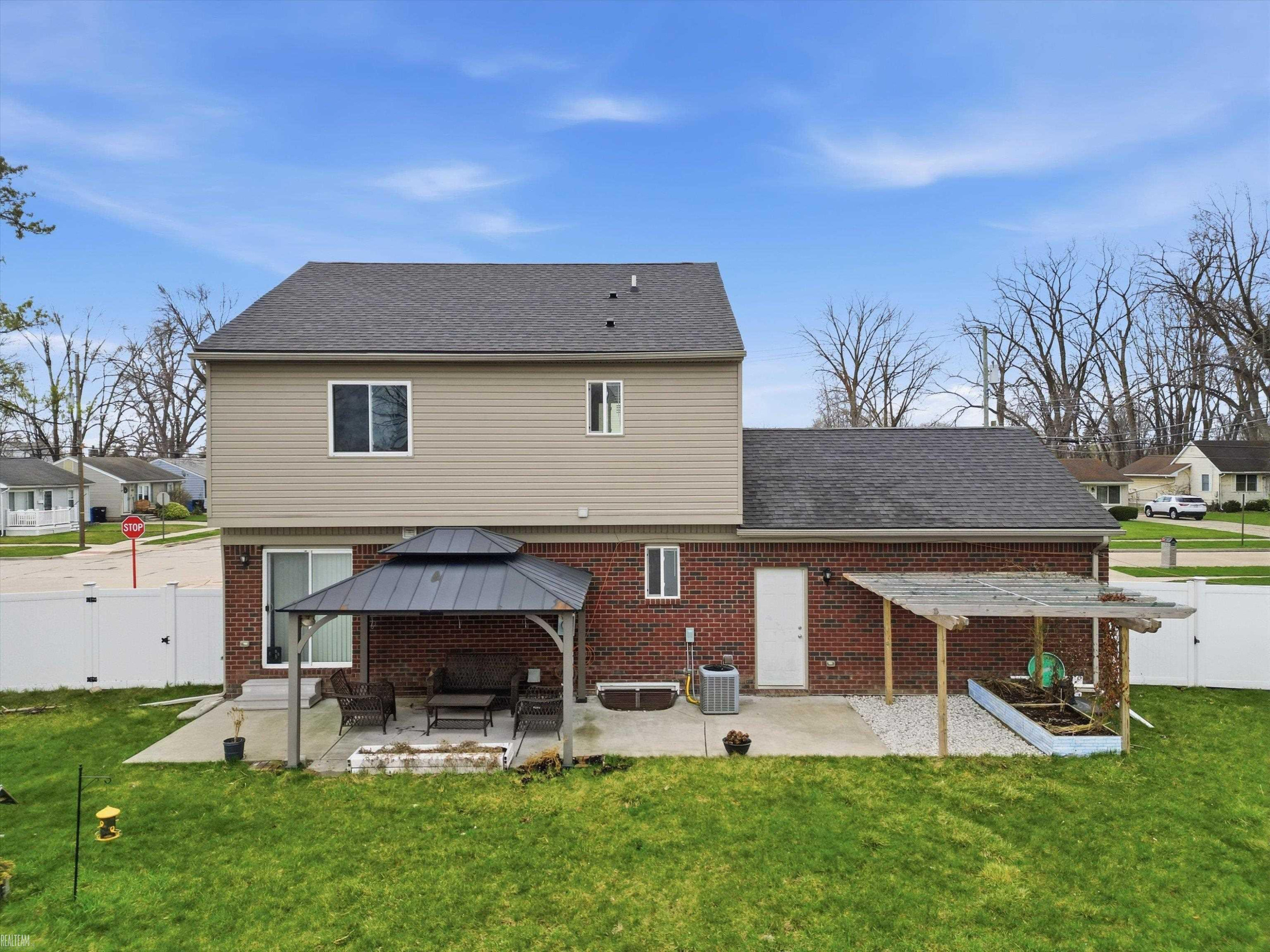 506 W Woodside Avenue, Madison Heights, MI 48071 — Photo 9