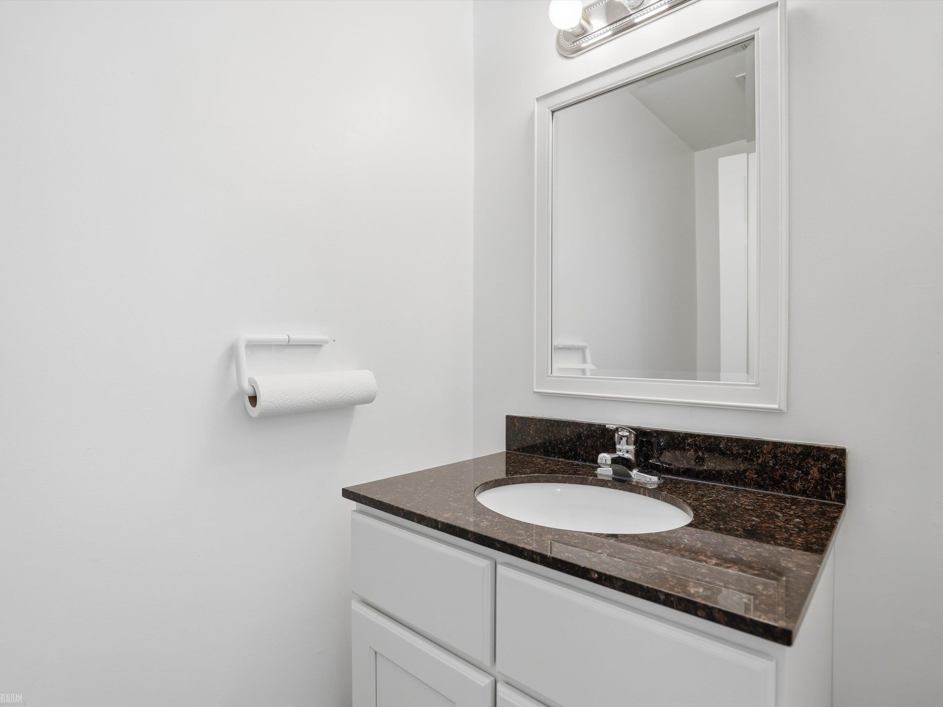 506 W Woodside Avenue, Madison Heights, MI 48071 — Photo 24