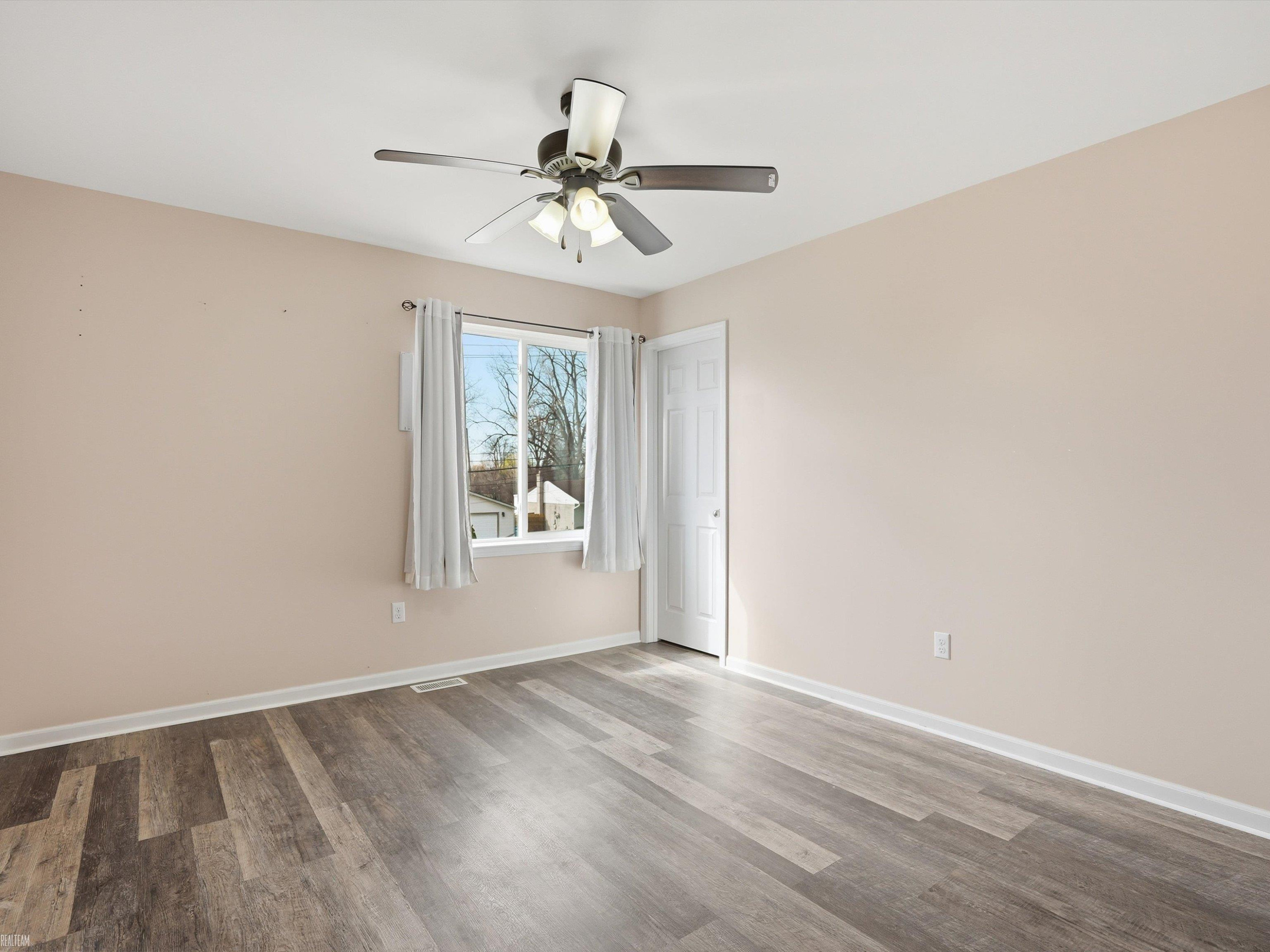 506 W Woodside Avenue, Madison Heights, MI 48071 — Photo 29