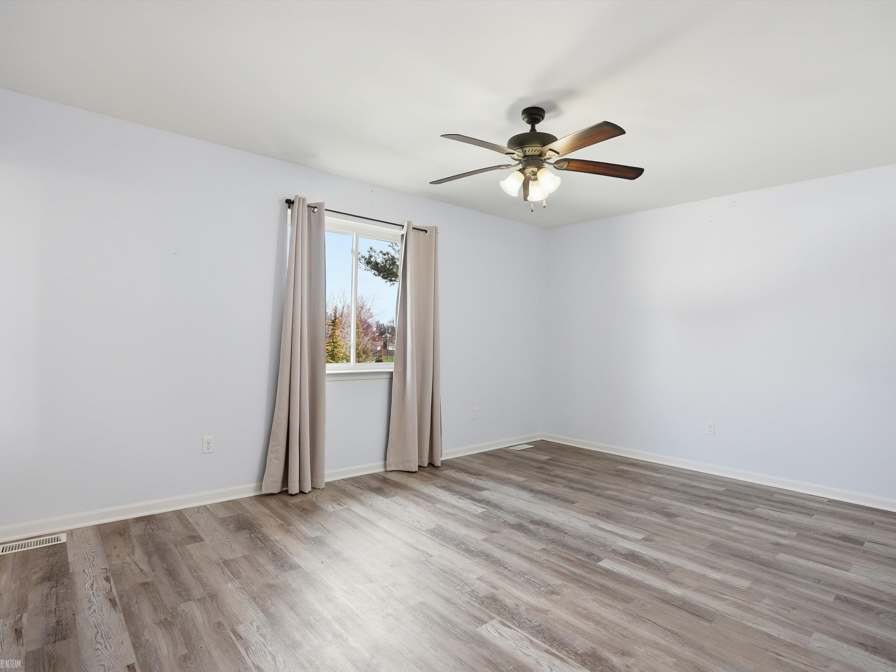 506 W Woodside Avenue, Madison Heights, MI 48071 — Photo 30