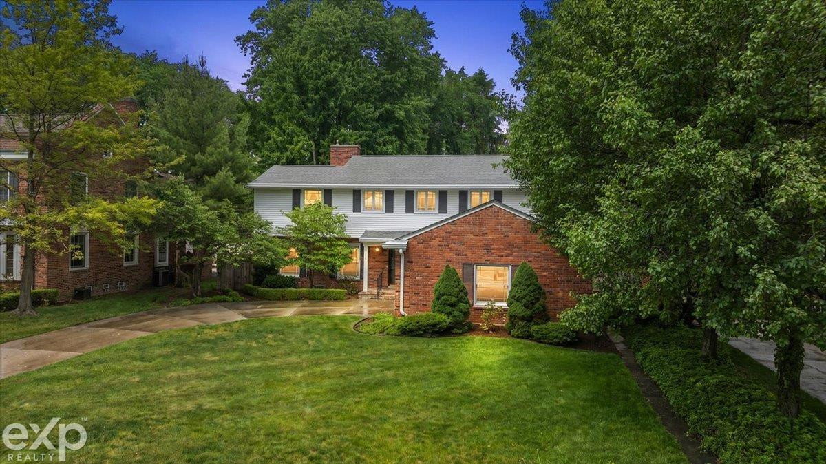 100 Moran Road, Grosse Pointe Farms, MI 48236