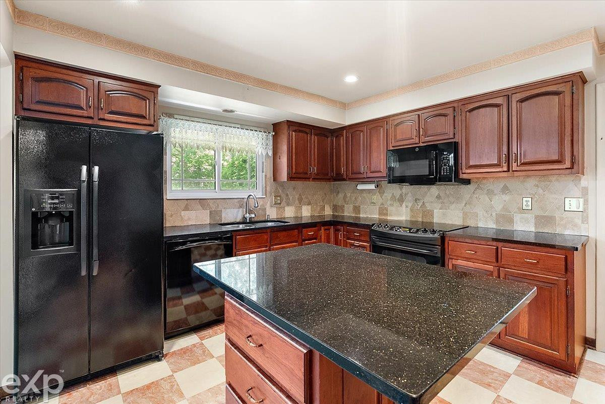 100 Moran Road, Grosse Pointe Farms, MI 48236 — Photo 34