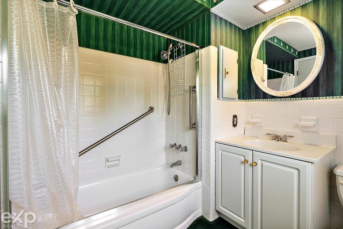 100 Moran Road, Grosse Pointe Farms, MI 48236 — Photo 47