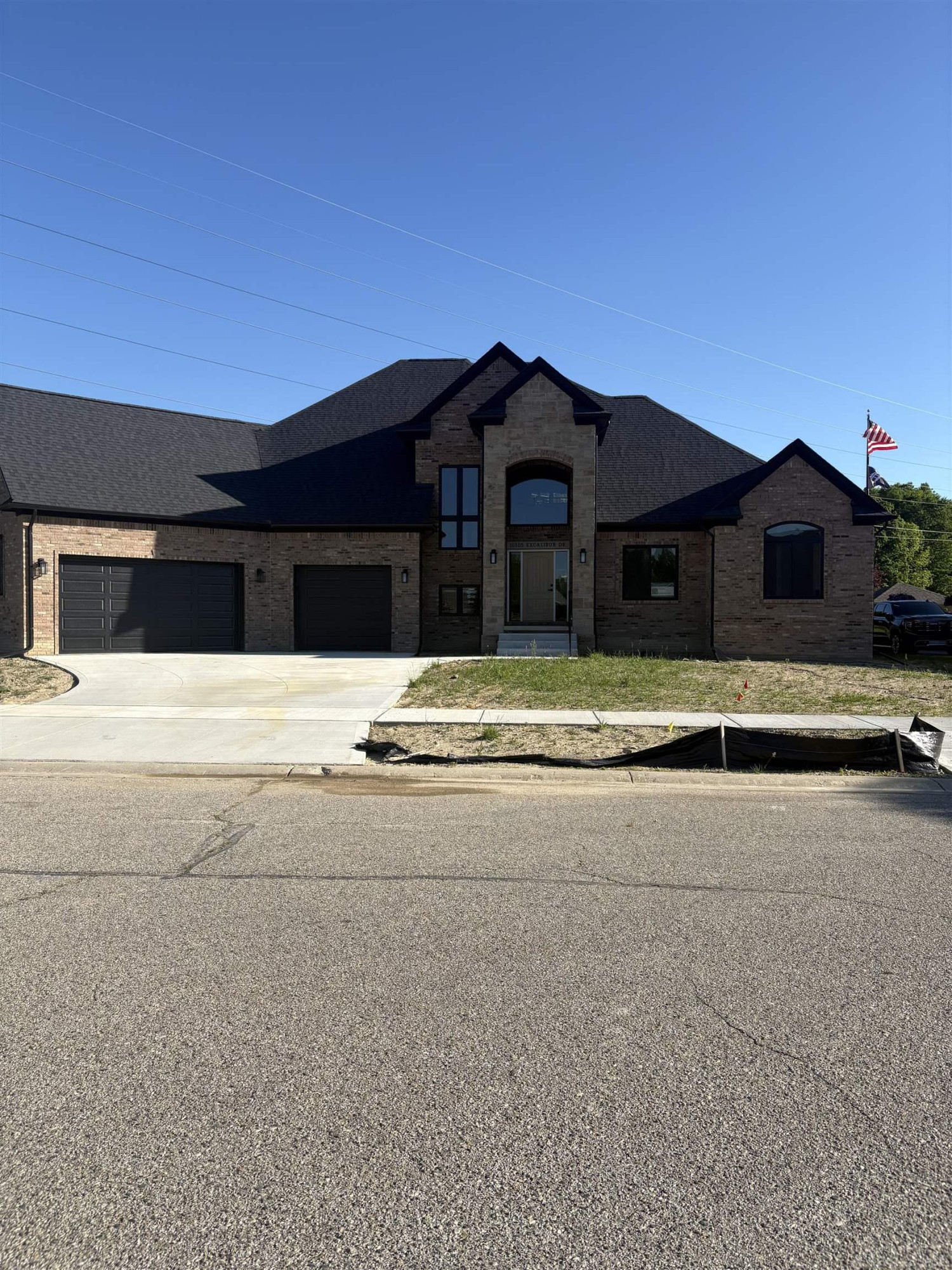 10505 Excalibur Drive, Shelby Twp, MI 48315