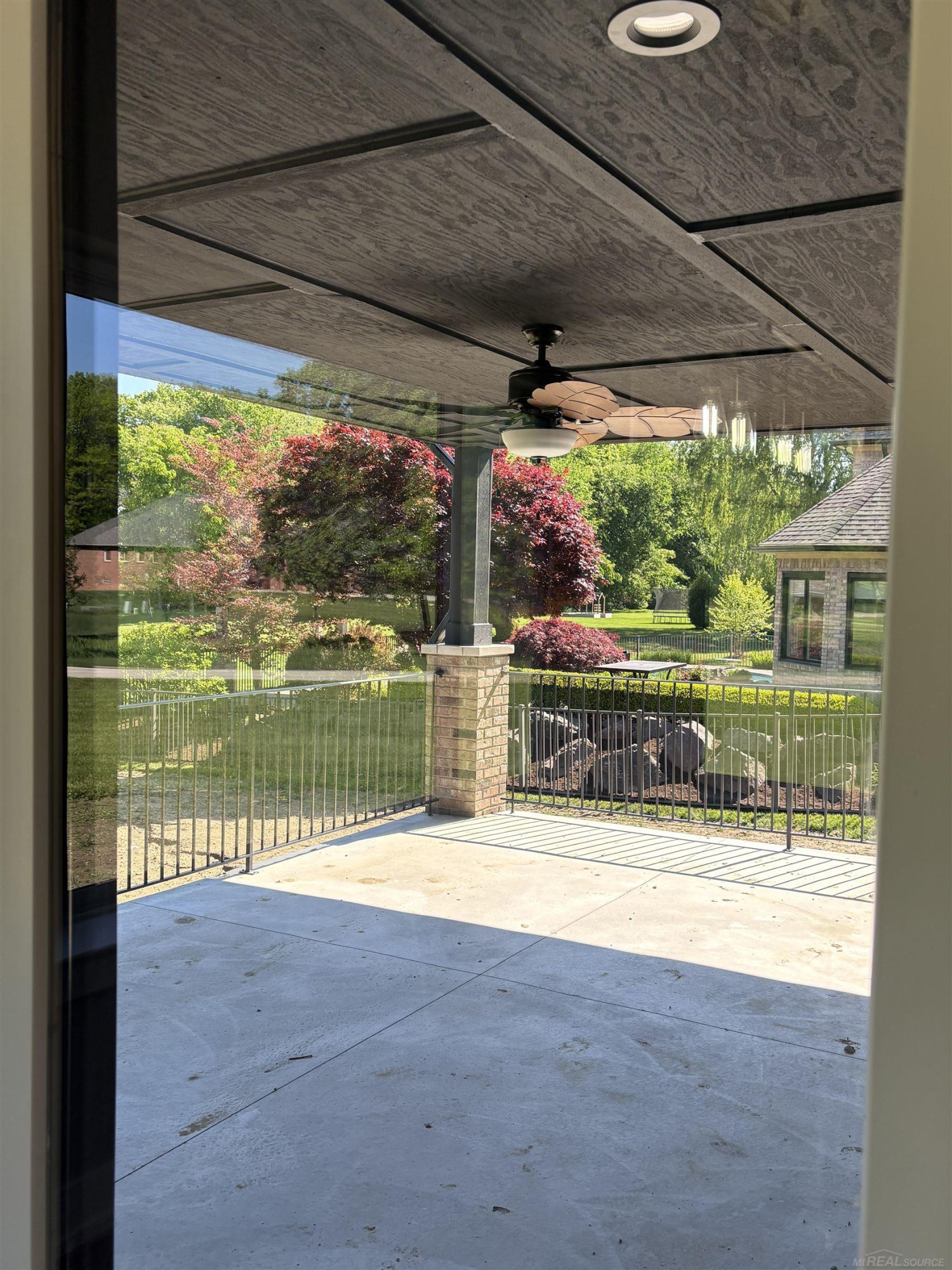 10505 Excalibur Drive, Shelby Twp, MI 48315 — Photo 32