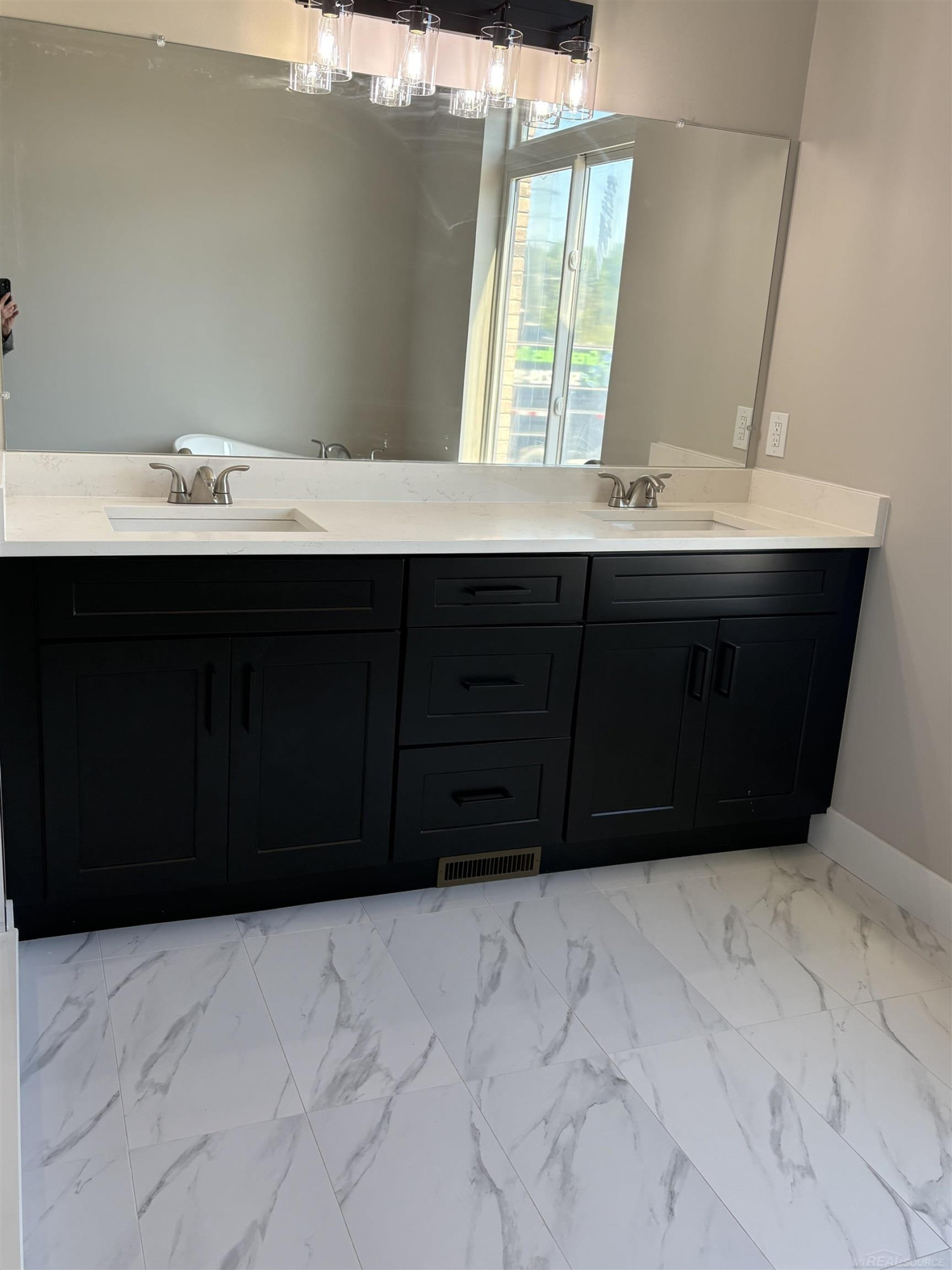 10505 Excalibur Drive, Shelby Twp, MI 48315 — Photo 36