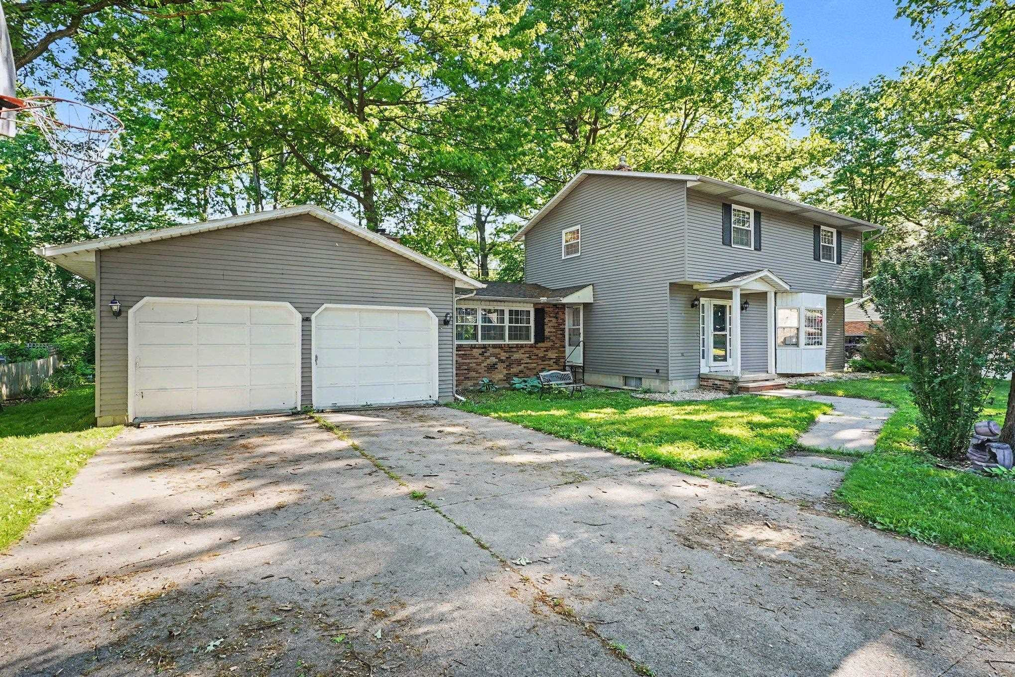 3035 Crestwood Court, Bay City, MI 48706 — Photo 2