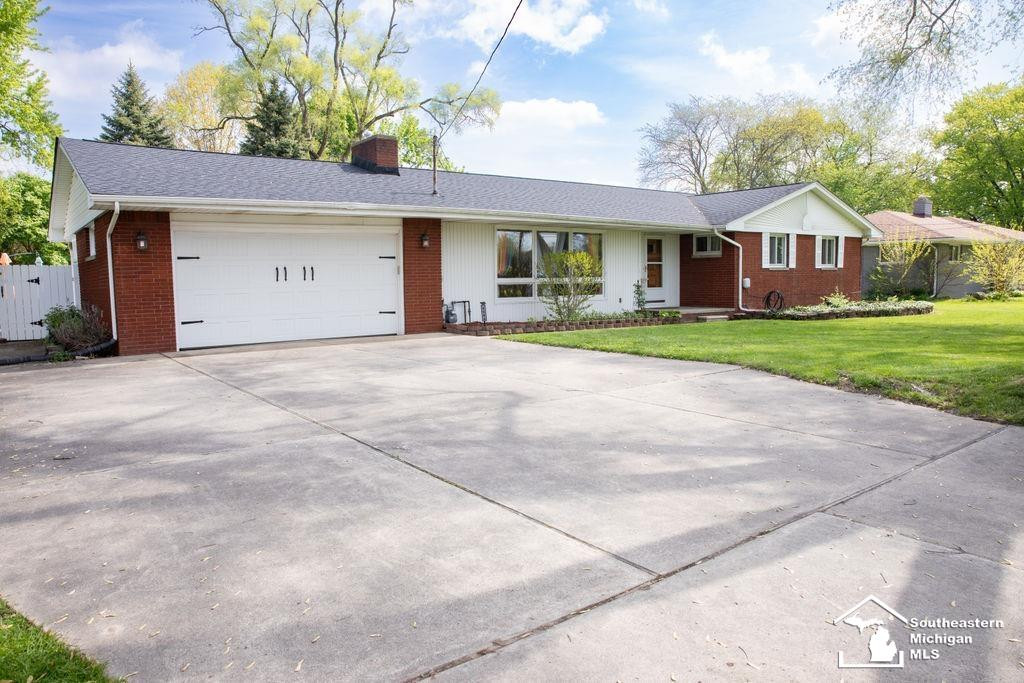 4666 E Dunbar Rd Road, Monroe, MI 48161