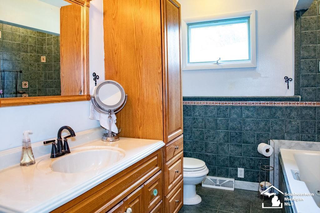 4666 E Dunbar Rd Road, Monroe, MI 48161 — Photo 18