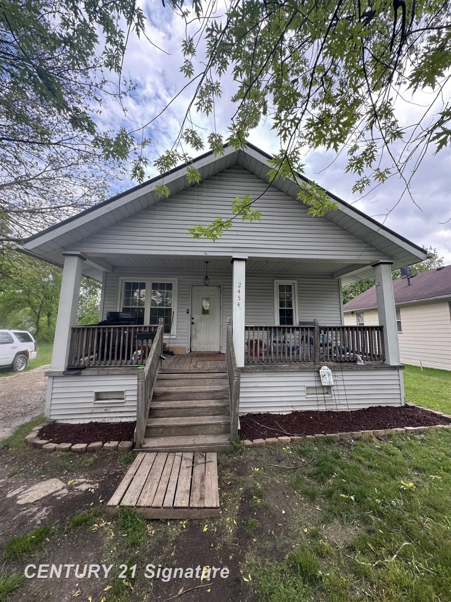 2454 N Oakley Street, Saginaw, MI 48602 — front exterior