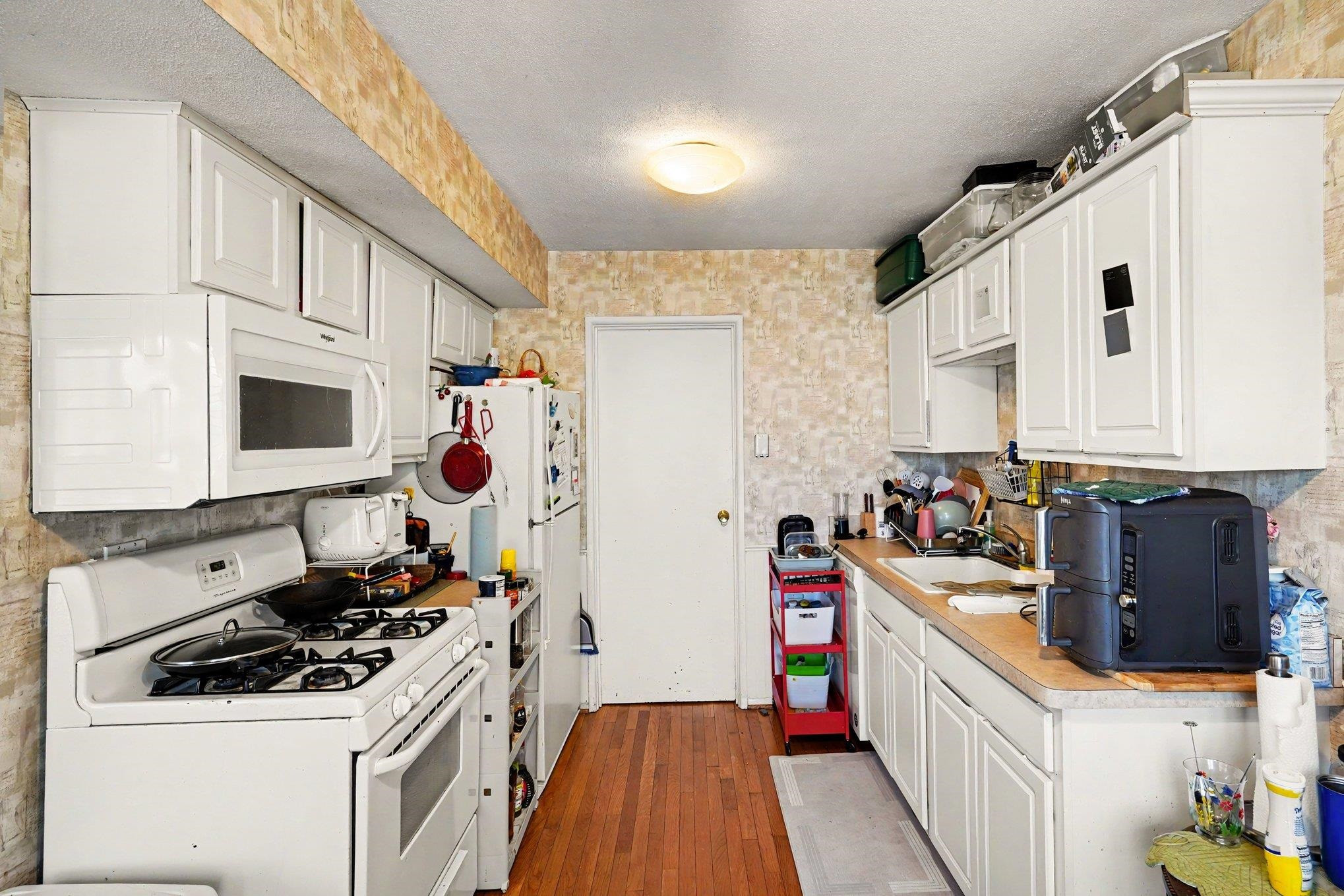 39762 Village Wood Circle, Novi, MI 48375 — Photo 4