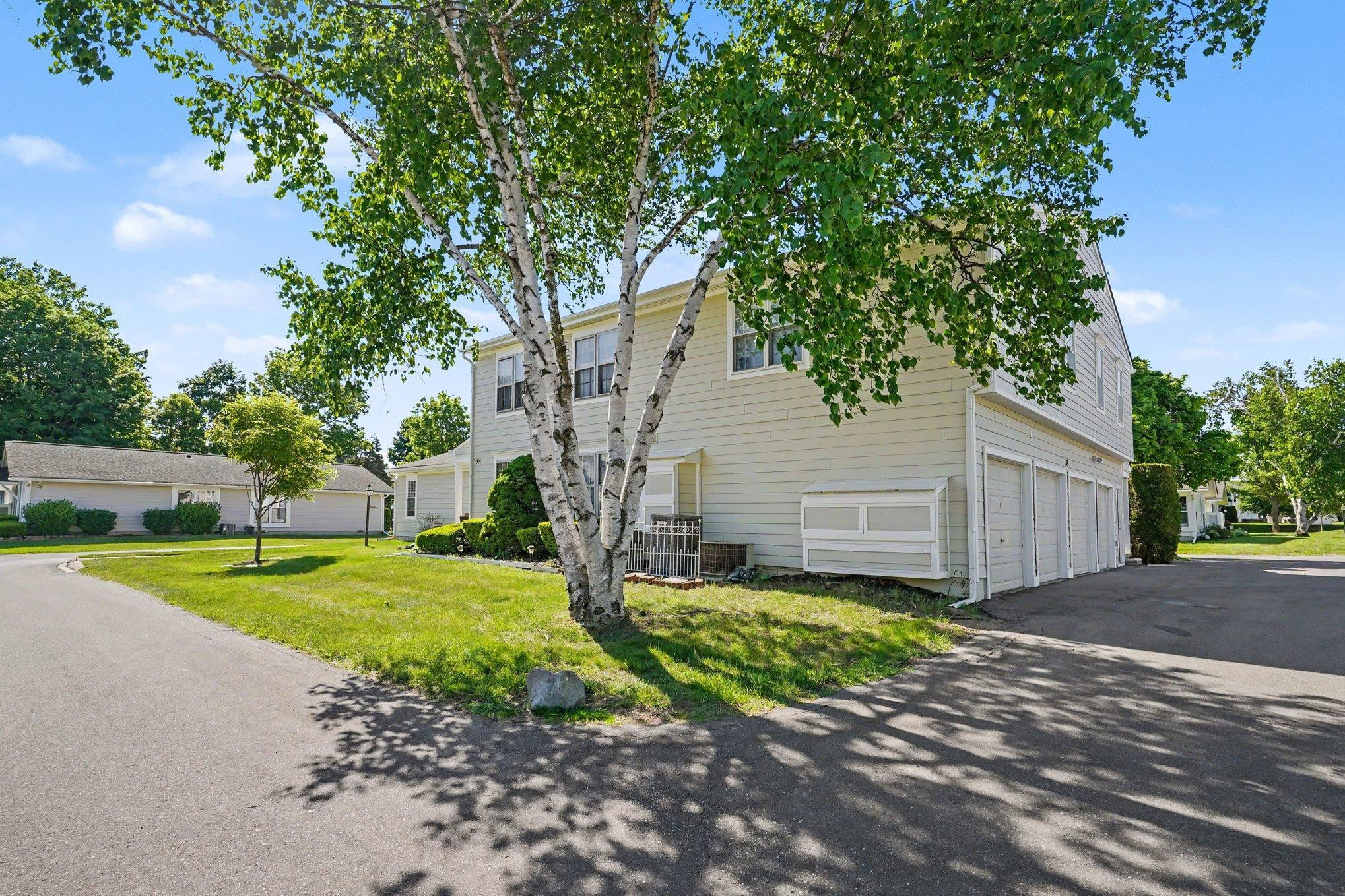 39762 Village Wood Circle, Novi, MI 48375 — Photo 14