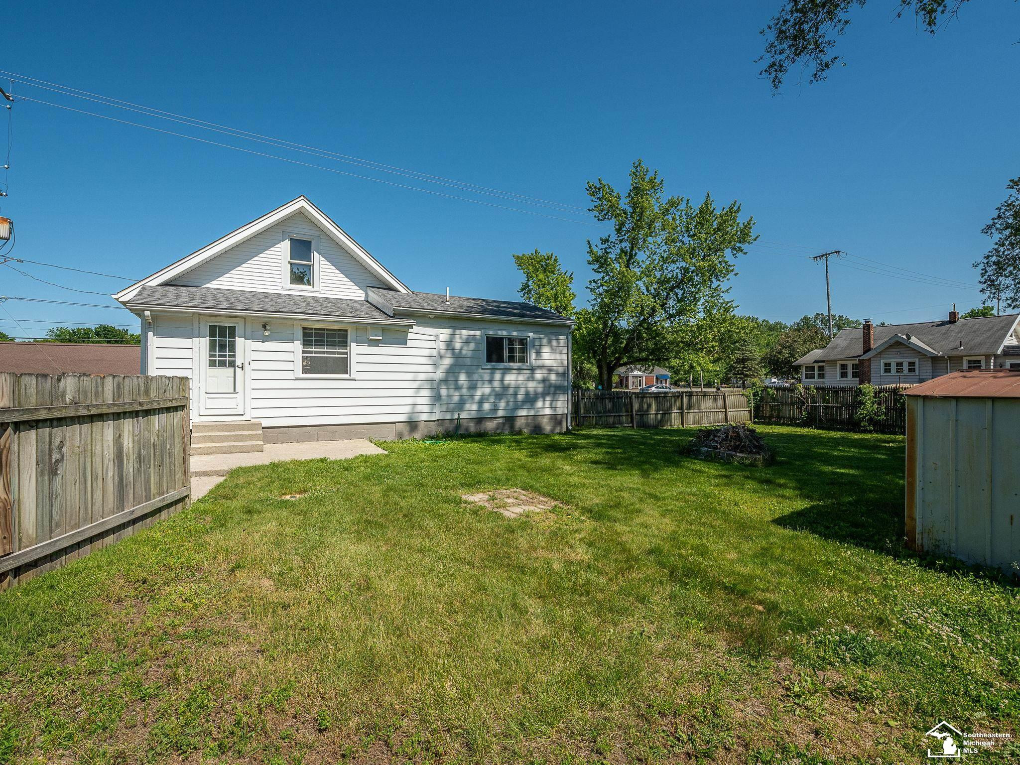 8237 Lewis Avenue, Temperance, MI 48182 — Photo 5