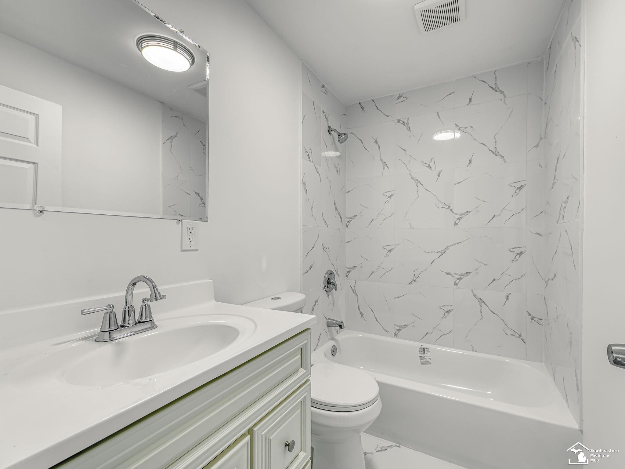 8237 Lewis Avenue, Temperance, MI 48182 — Photo 18