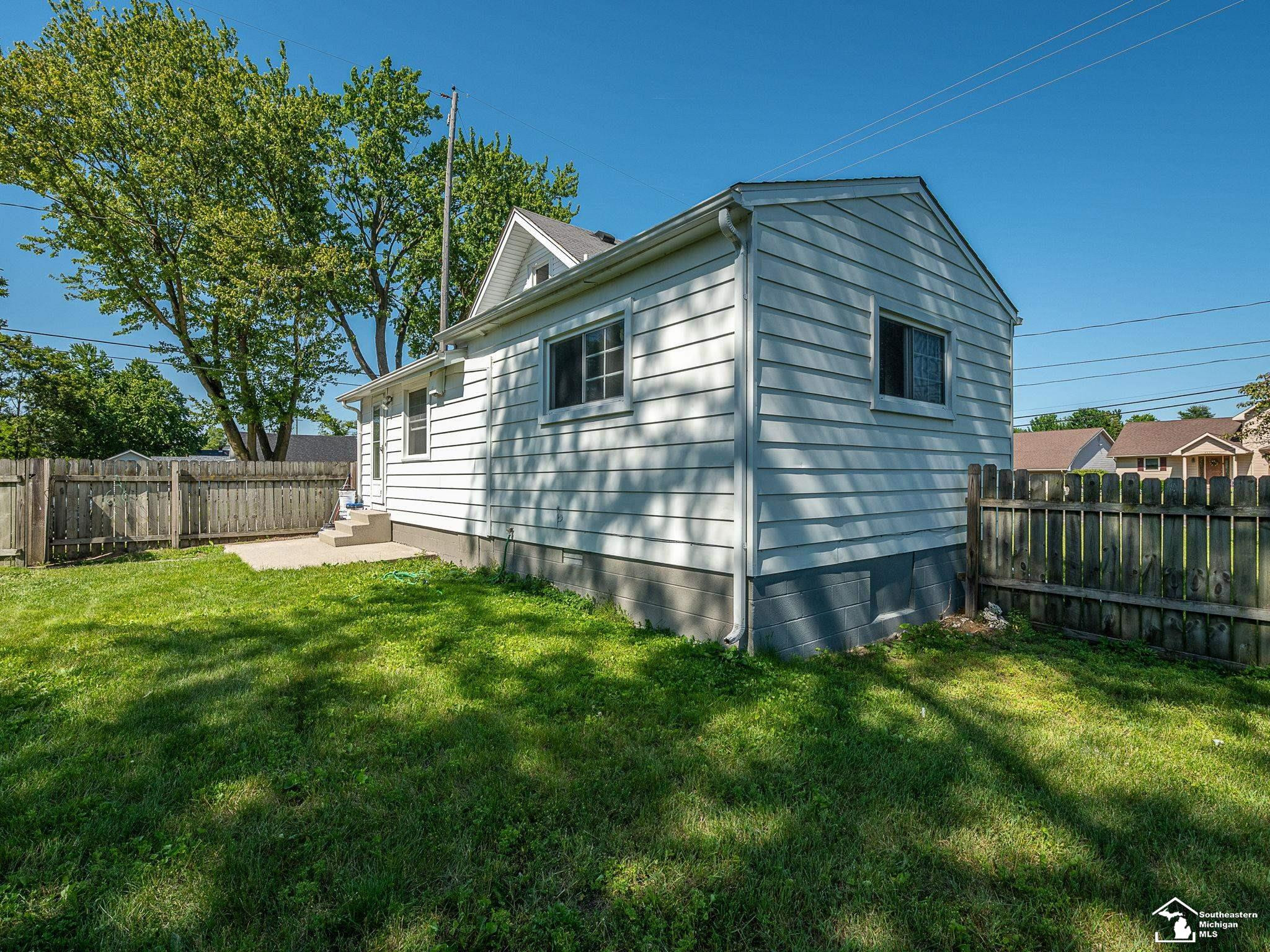 8237 Lewis Avenue, Temperance, MI 48182 — Photo 25