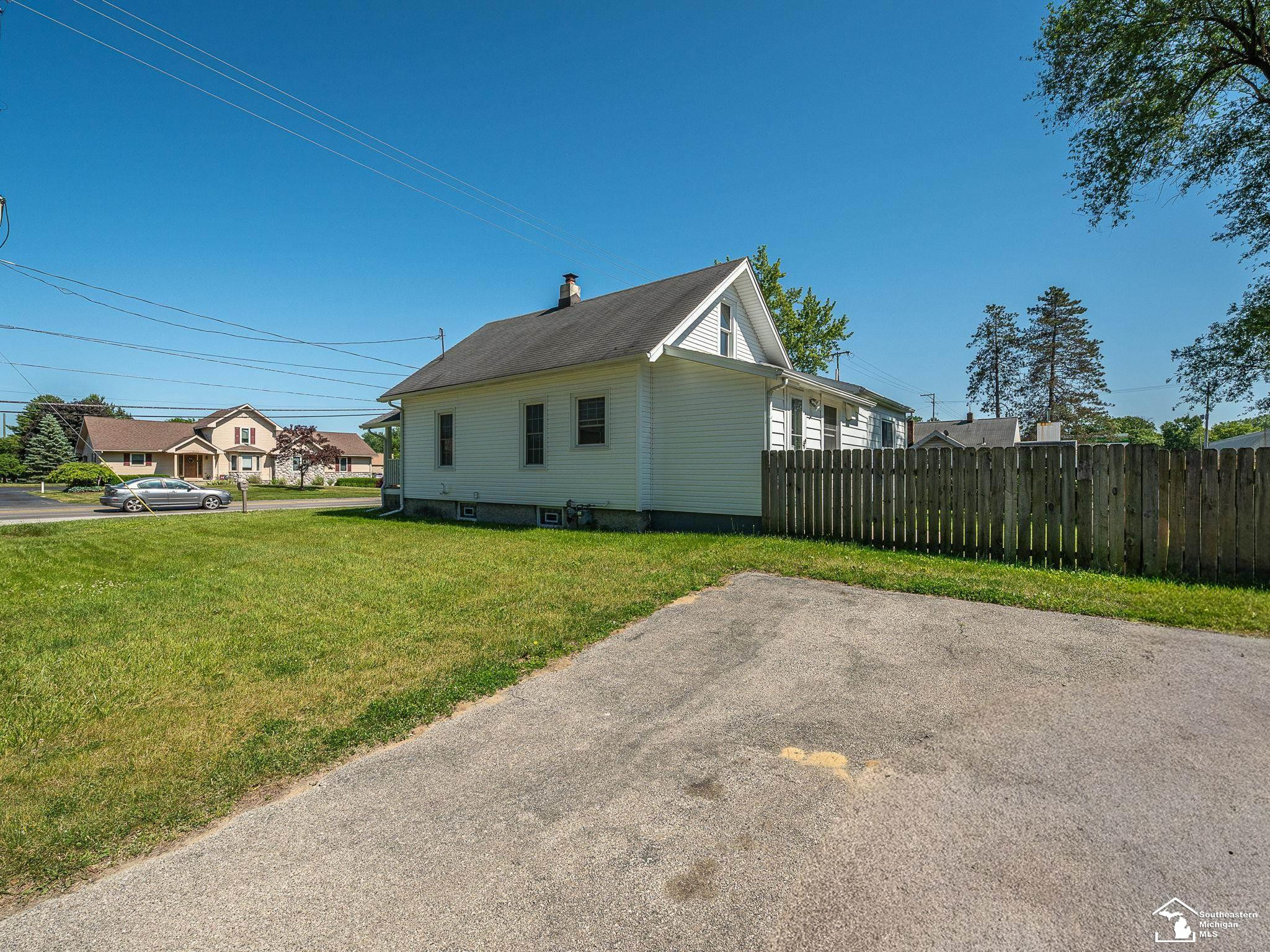 8237 Lewis Avenue, Temperance, MI 48182 — Photo 26