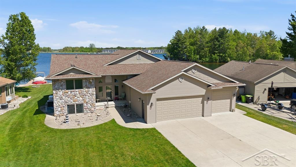 4984 Dunbar Court, Gladwin, MI 48624 — Photo 2