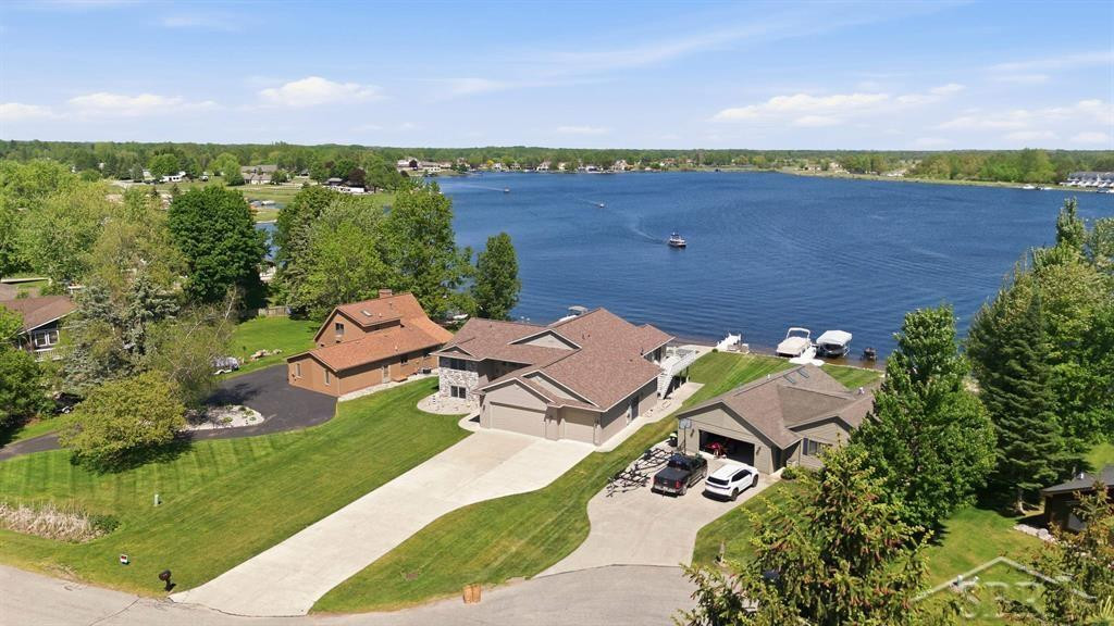 4984 Dunbar Court, Gladwin, MI 48624 — Photo 4