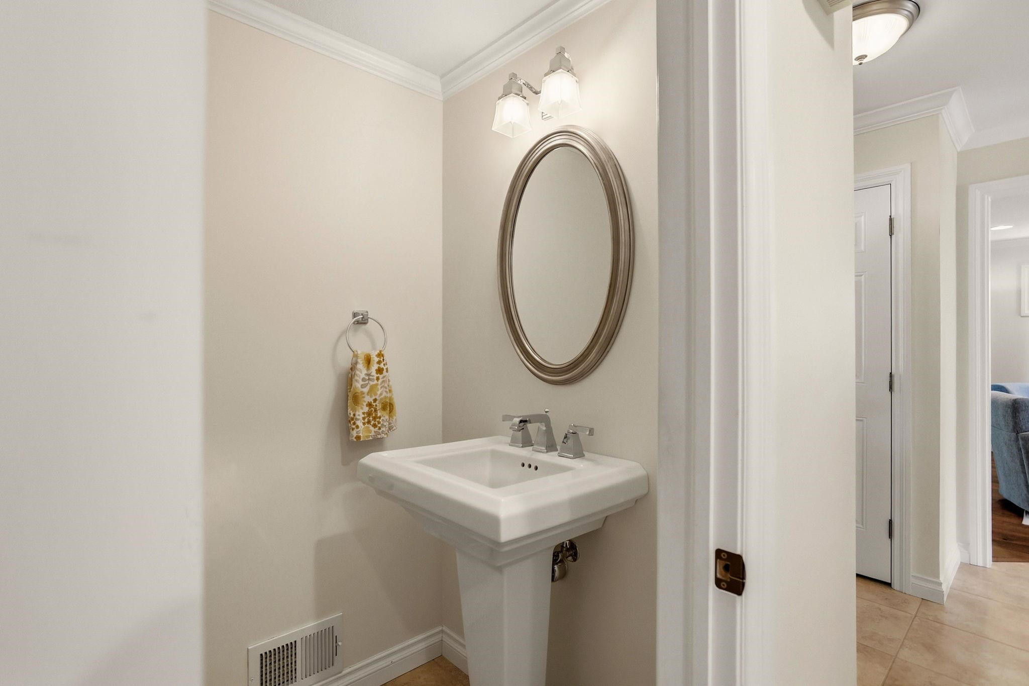 934 Eastgate Court, Frankenmuth, MI 48734 — Photo 24
