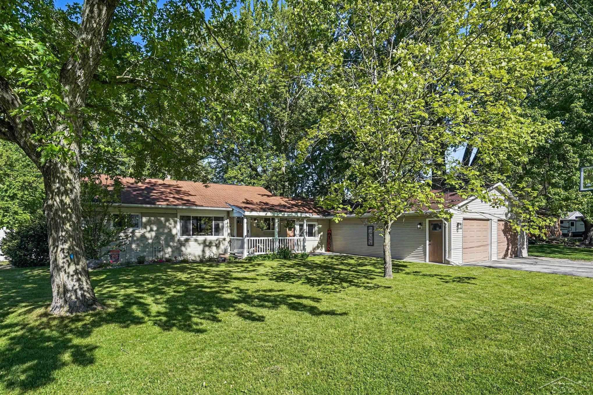 1225 Harding Road, Essexville, MI 48732