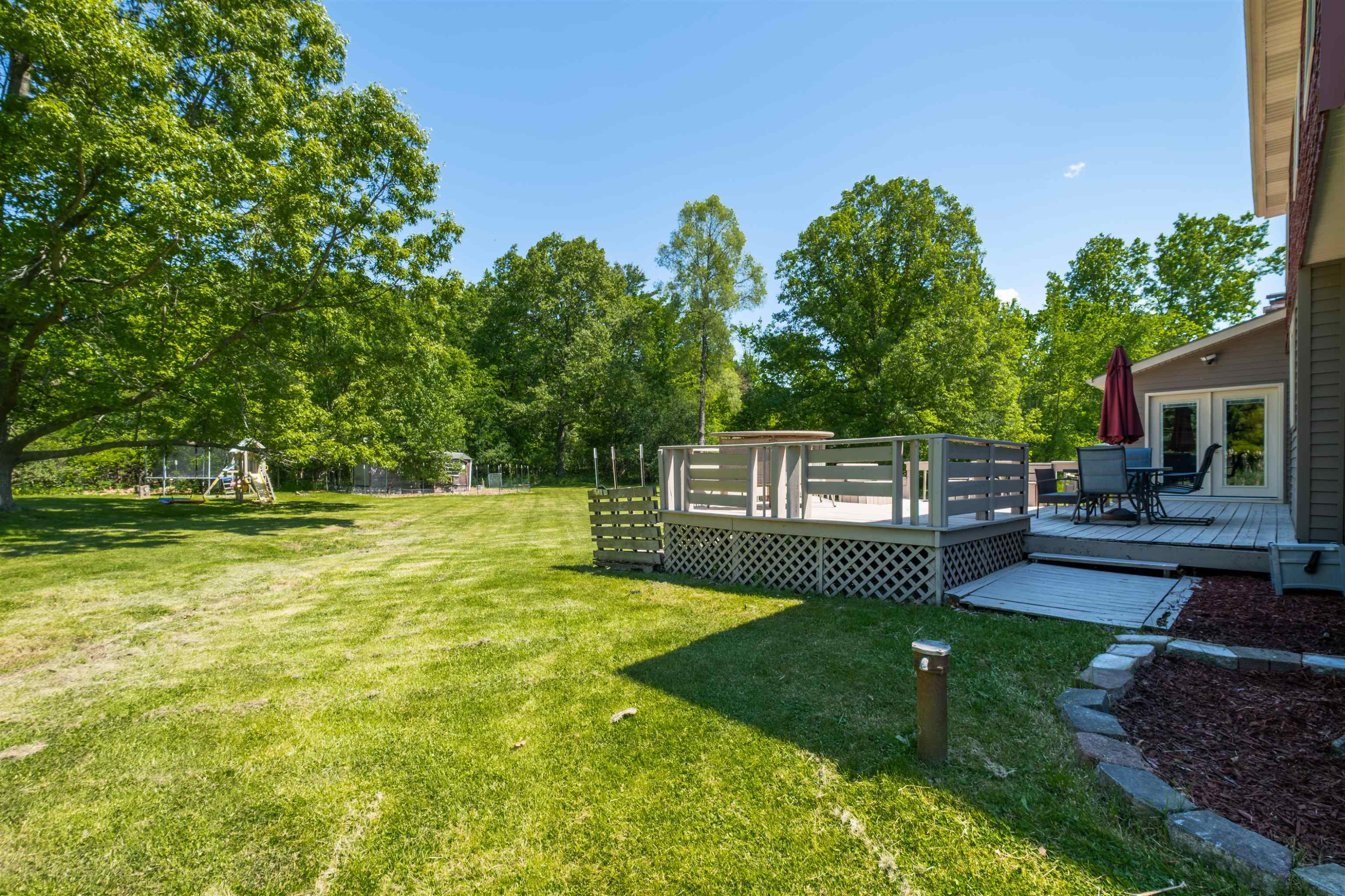 3392 Breezewood Court, Ortonville, MI 48462 — Photo 9