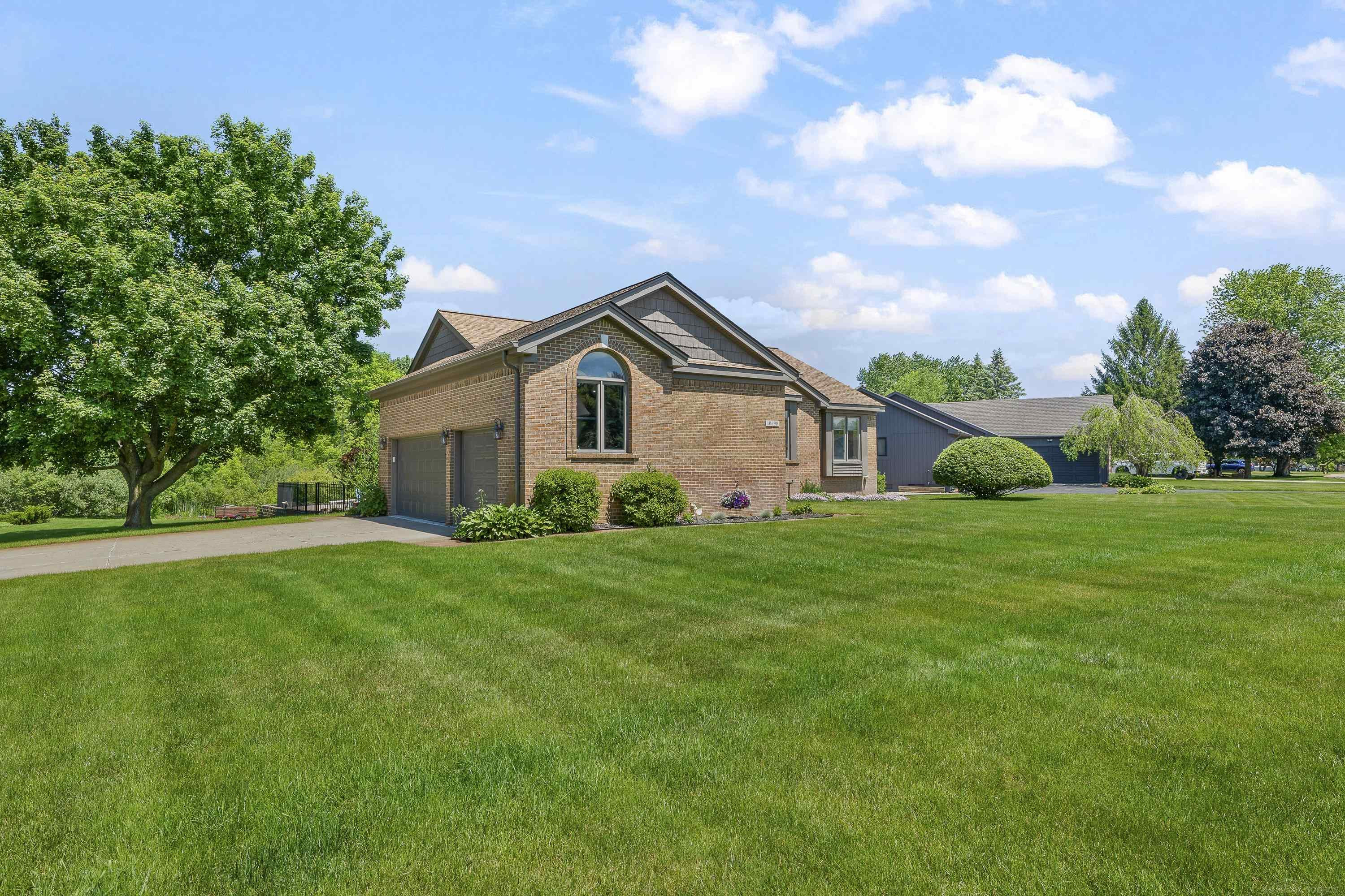 10690 OXBOW HEIGHTS Drive, White Lake, MI — Photo 2