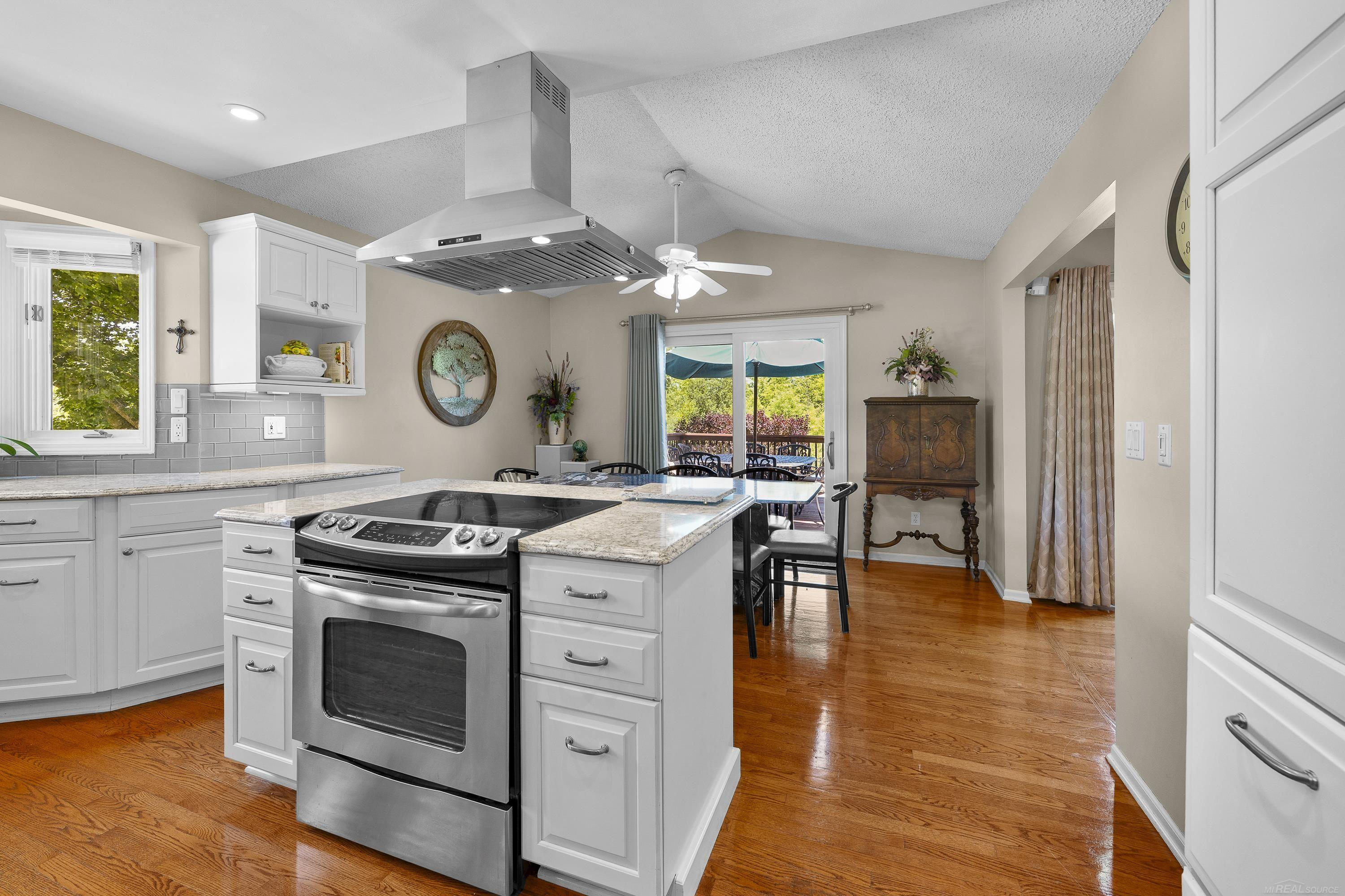 10690 OXBOW HEIGHTS Drive, White Lake, MI — Photo 9