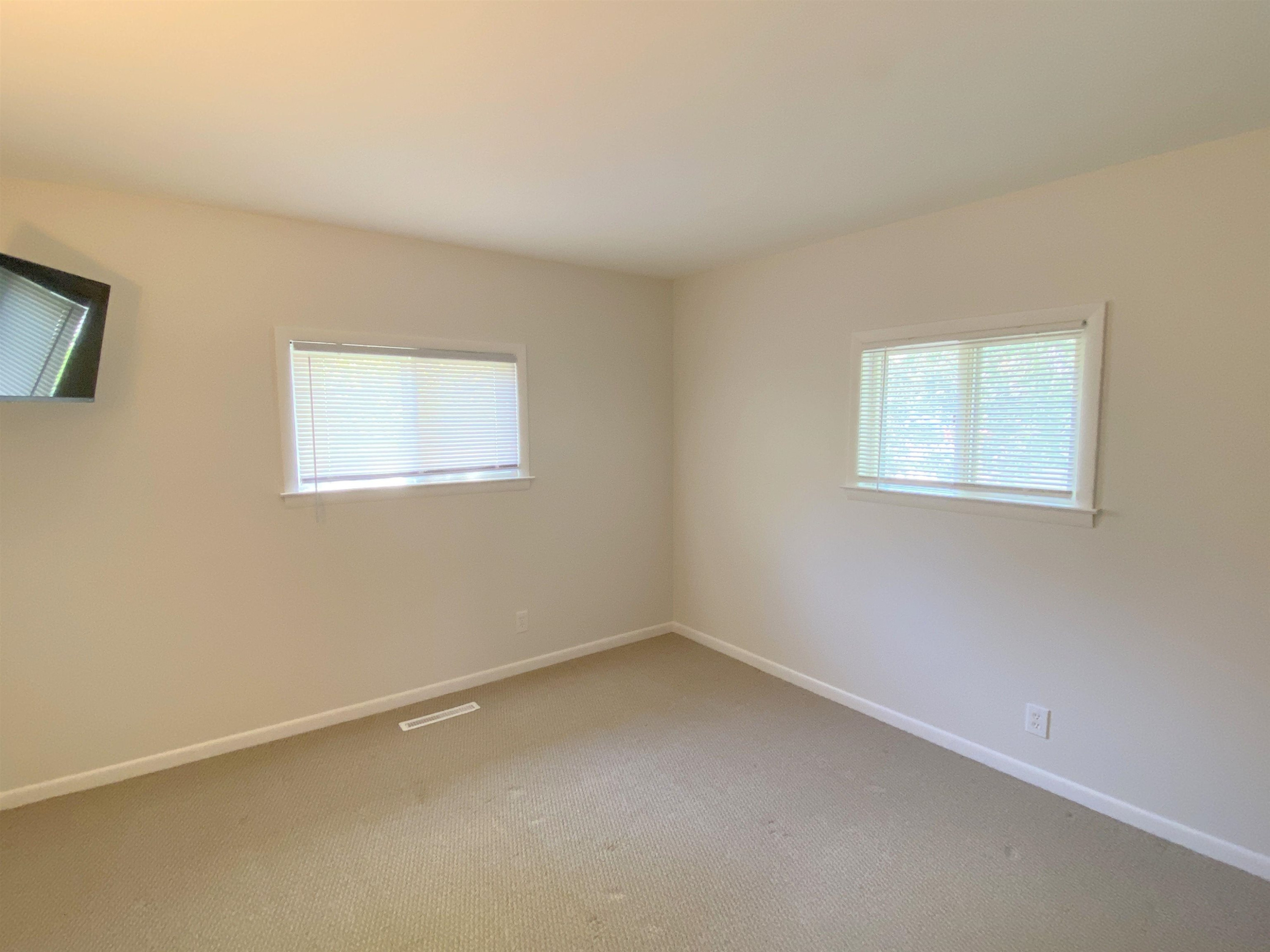 534 Ament Street, Owosso, MI 48867 — Photo 5