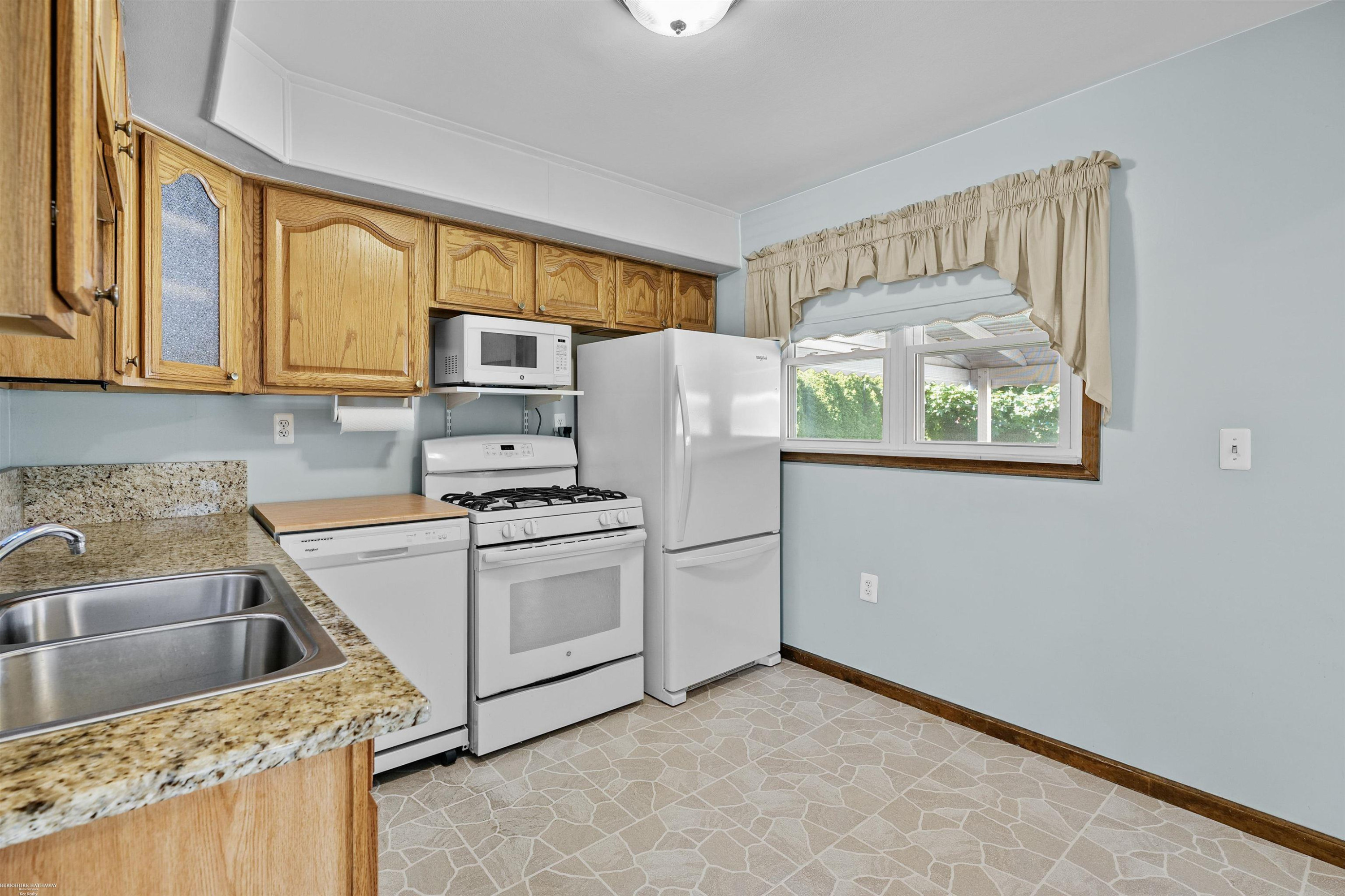 28627 Bohn Street, Roseville, MI 48066 — Photo 7