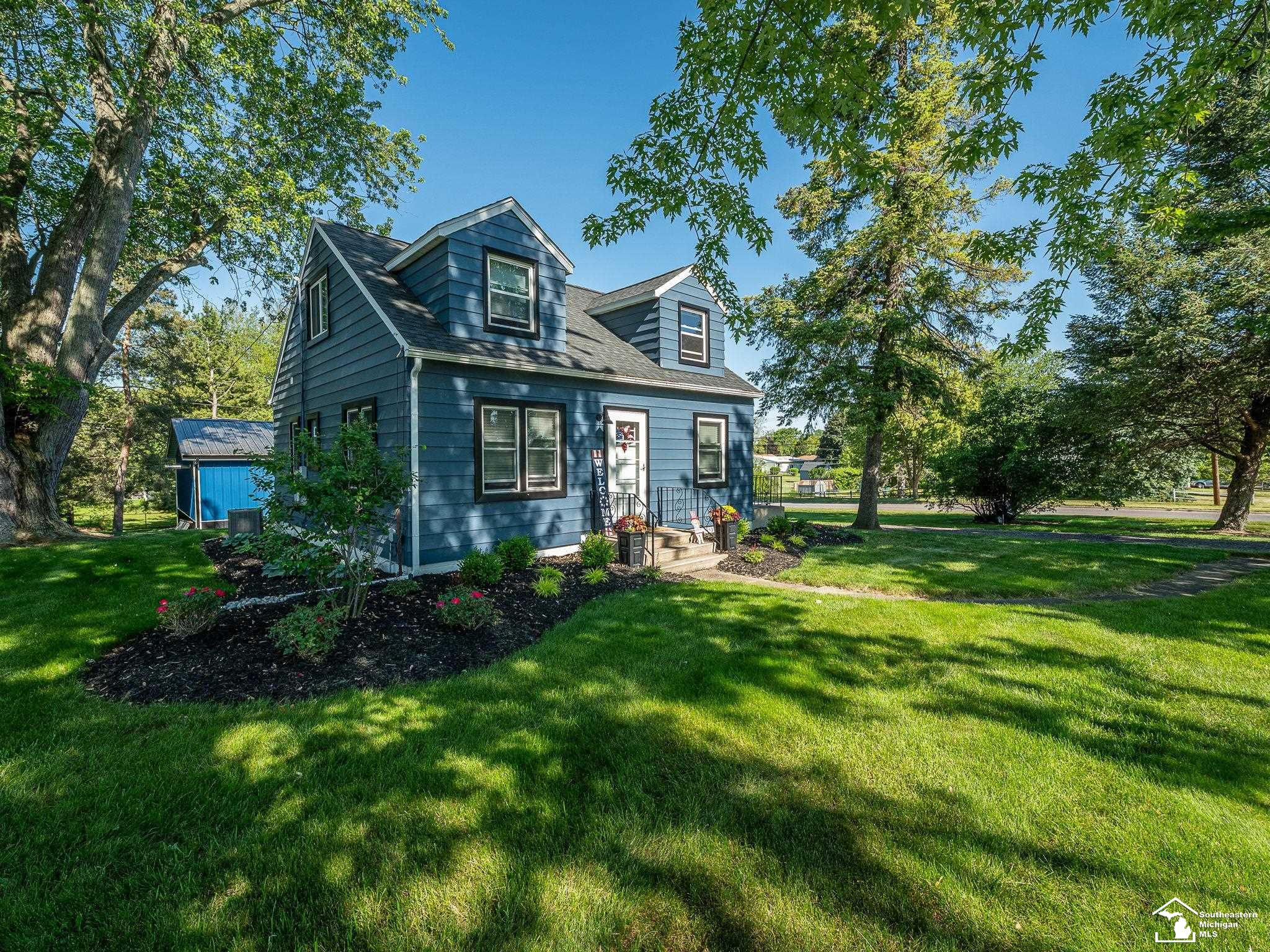 701 S Adrian Street, Tecumseh, MI 49286 — front exterior