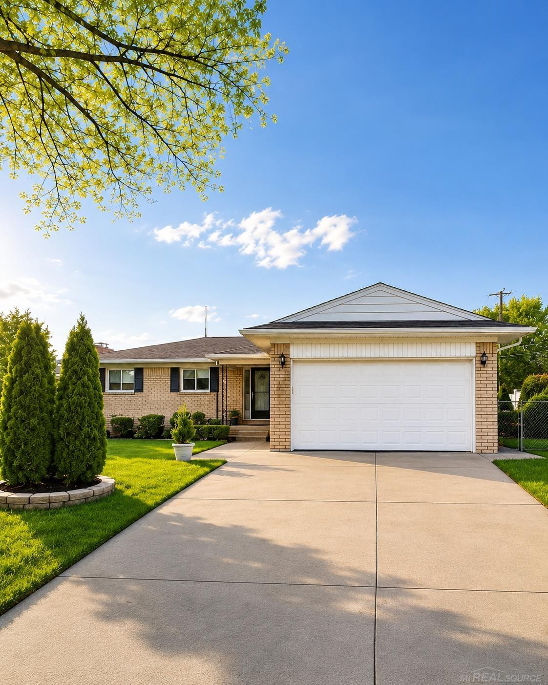 27344 Michele Street, Dearborn Heights, MI 48127