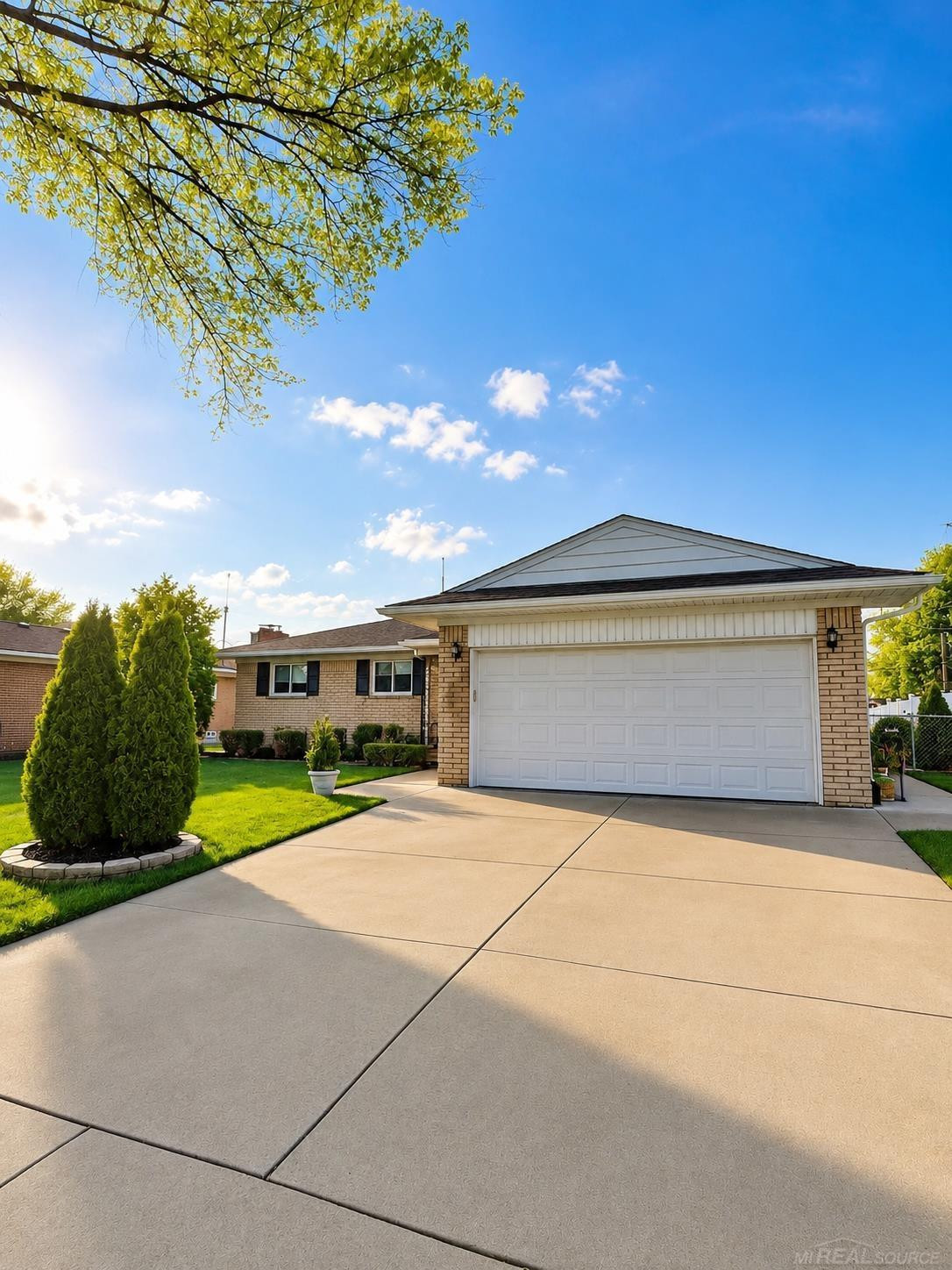 27344 Michele Street, Dearborn Heights, MI 48127 — Photo 2