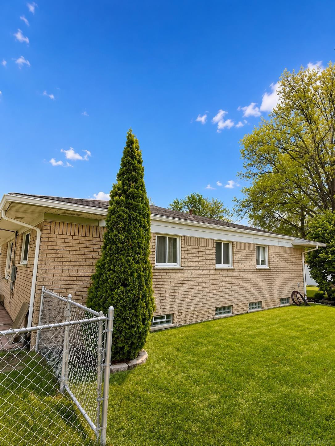 27344 Michele Street, Dearborn Heights, MI 48127 — Photo 6