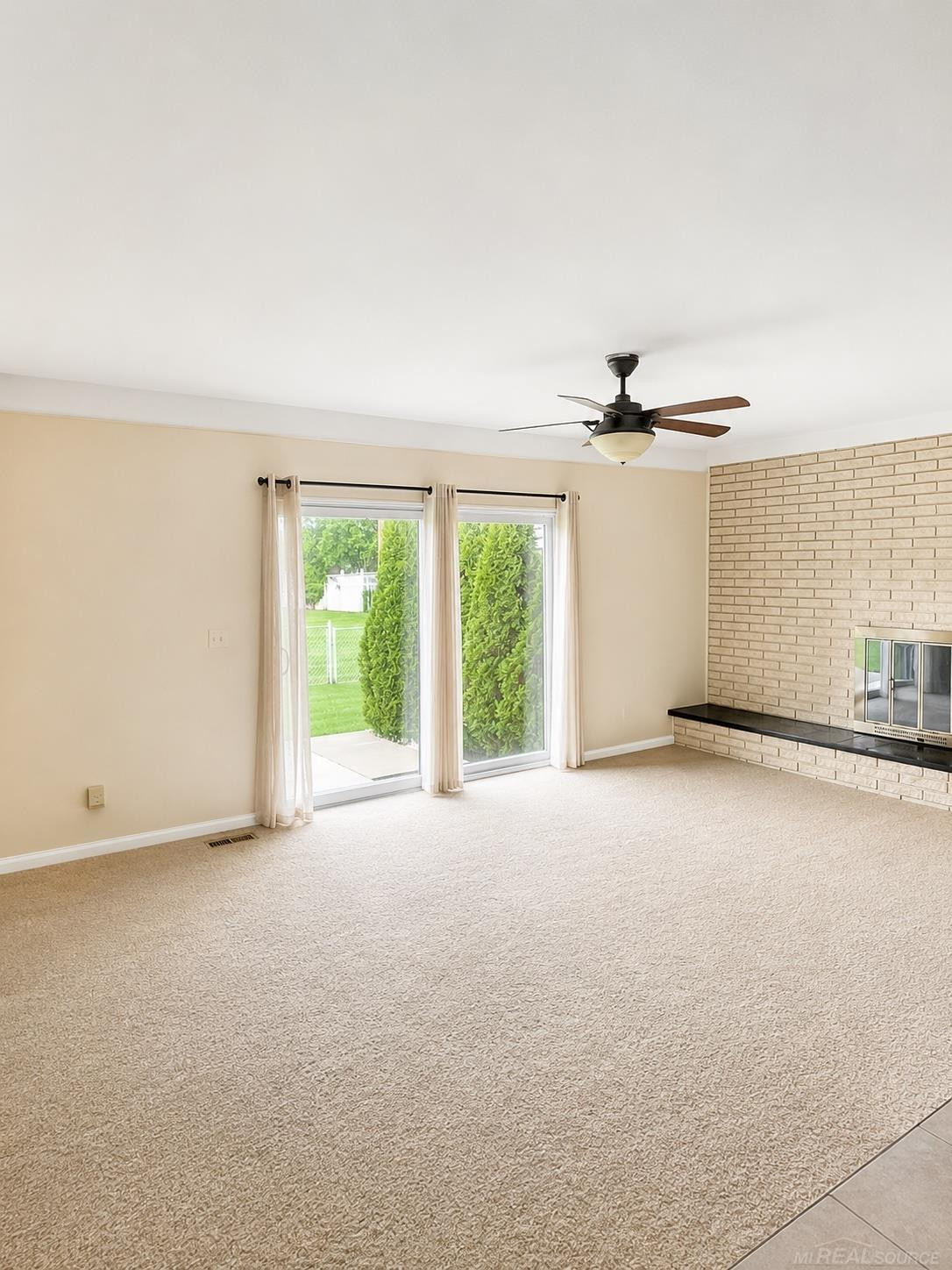 27344 Michele Street, Dearborn Heights, MI 48127 — Photo 13