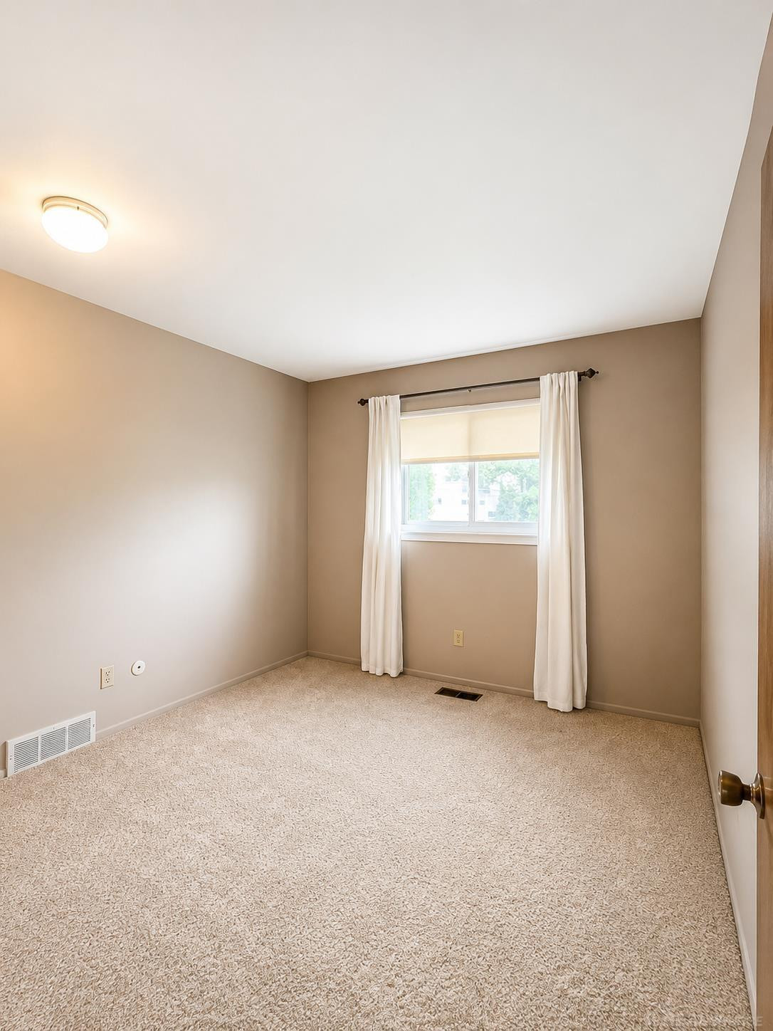 27344 Michele Street, Dearborn Heights, MI 48127 — Photo 24