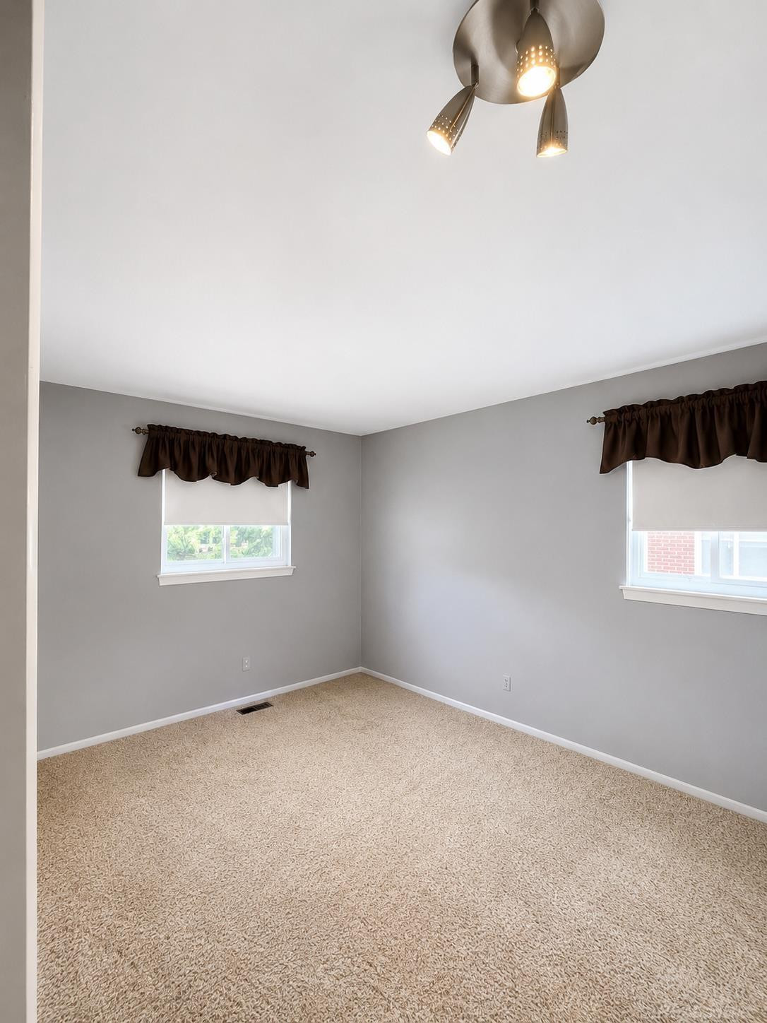 27344 Michele Street, Dearborn Heights, MI 48127 — Photo 25