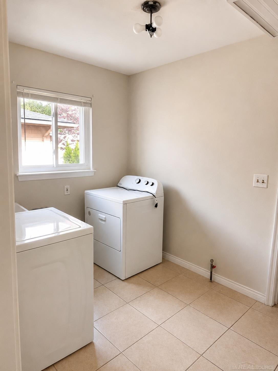 27344 Michele Street, Dearborn Heights, MI 48127 — Photo 26