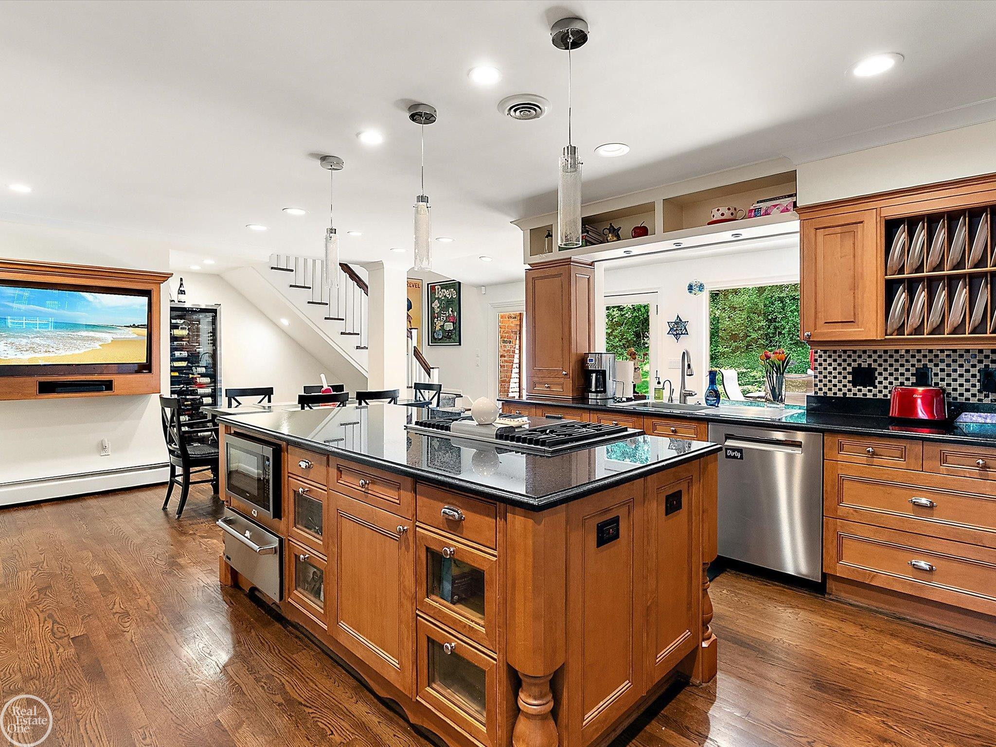 4547 Valleyview Drive, West Bloomfield, MI 48323 — Photo 14