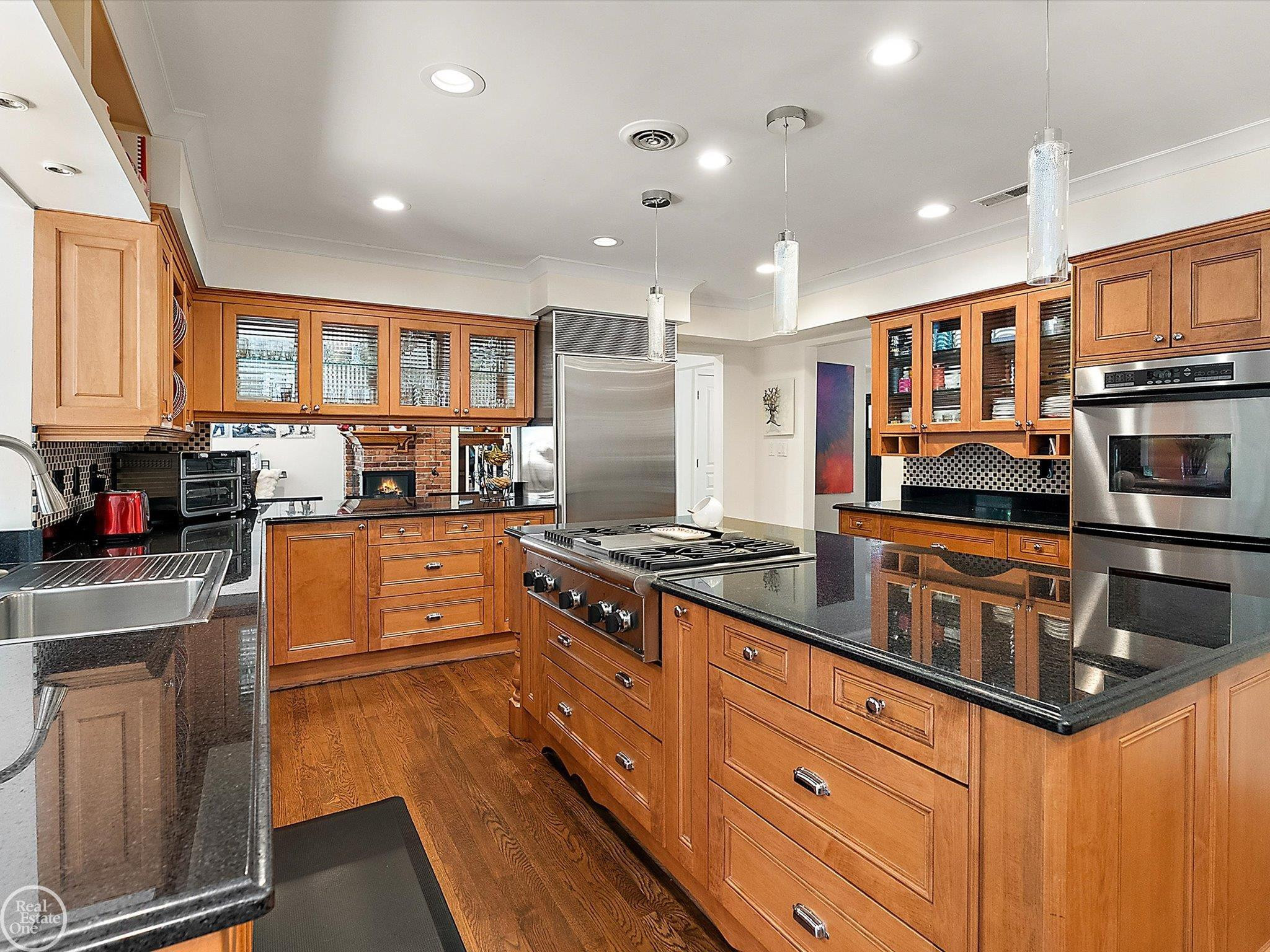 4547 Valleyview Drive, West Bloomfield, MI 48323 — Photo 16