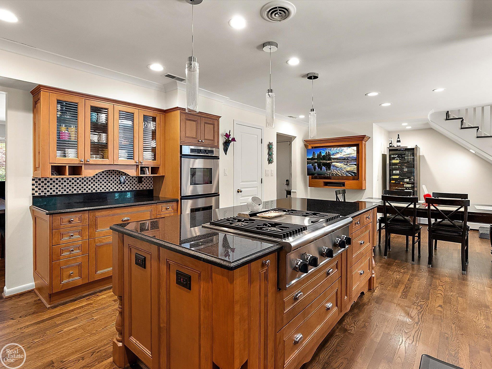 4547 Valleyview Drive, West Bloomfield, MI 48323 — Photo 17
