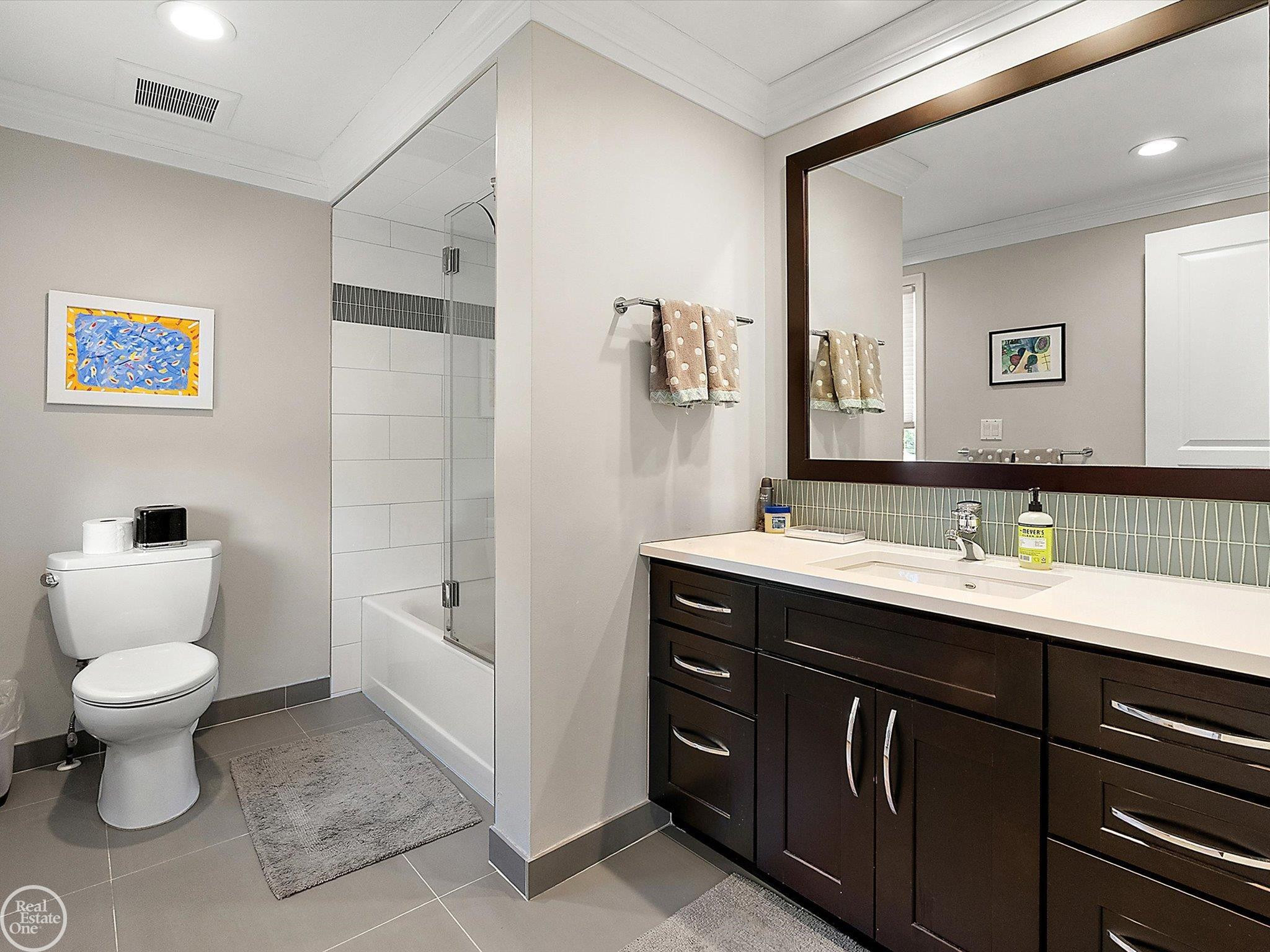 4547 Valleyview Drive, West Bloomfield, MI 48323 — Photo 35