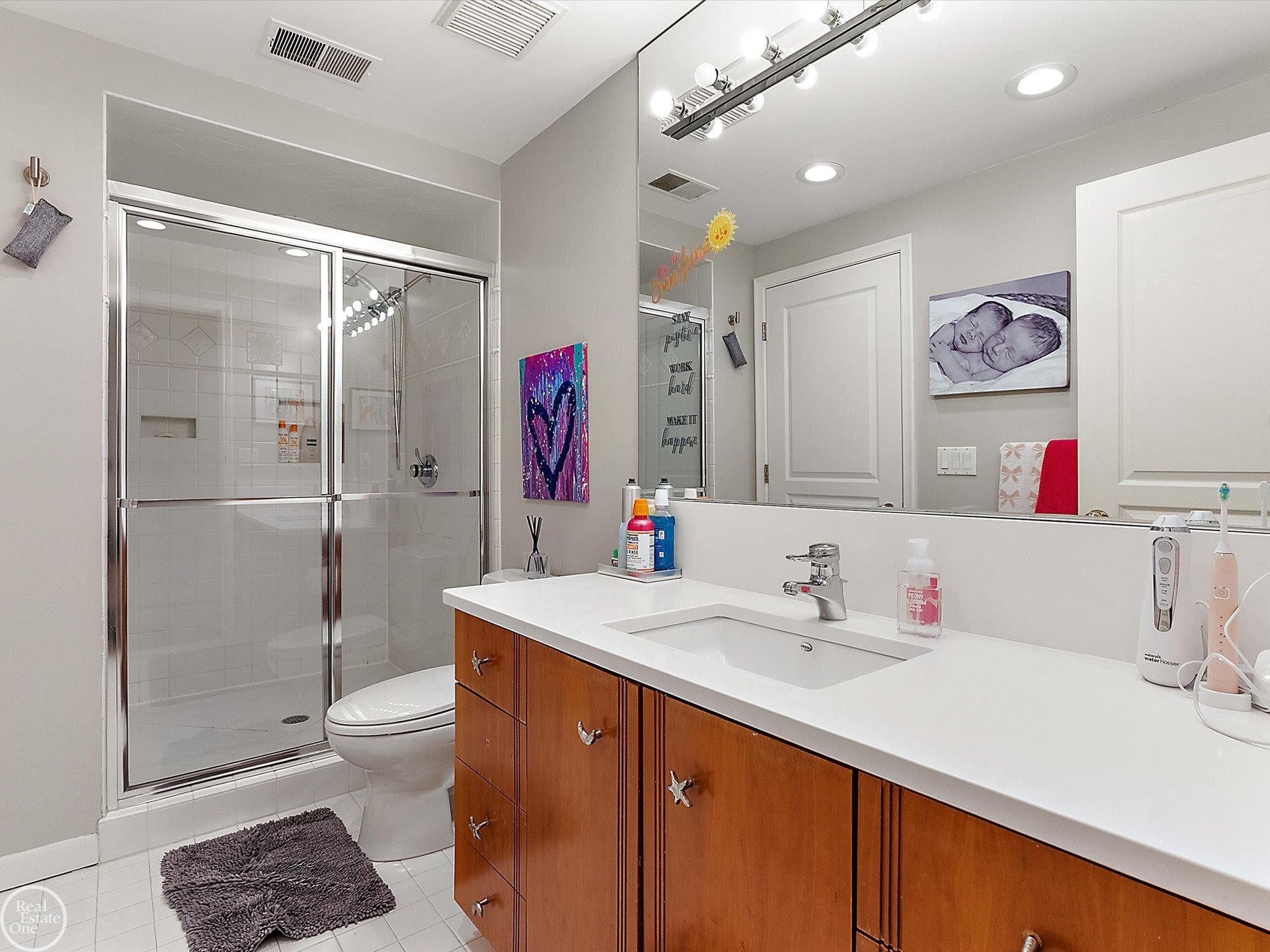 4547 Valleyview Drive, West Bloomfield, MI 48323 — Photo 39