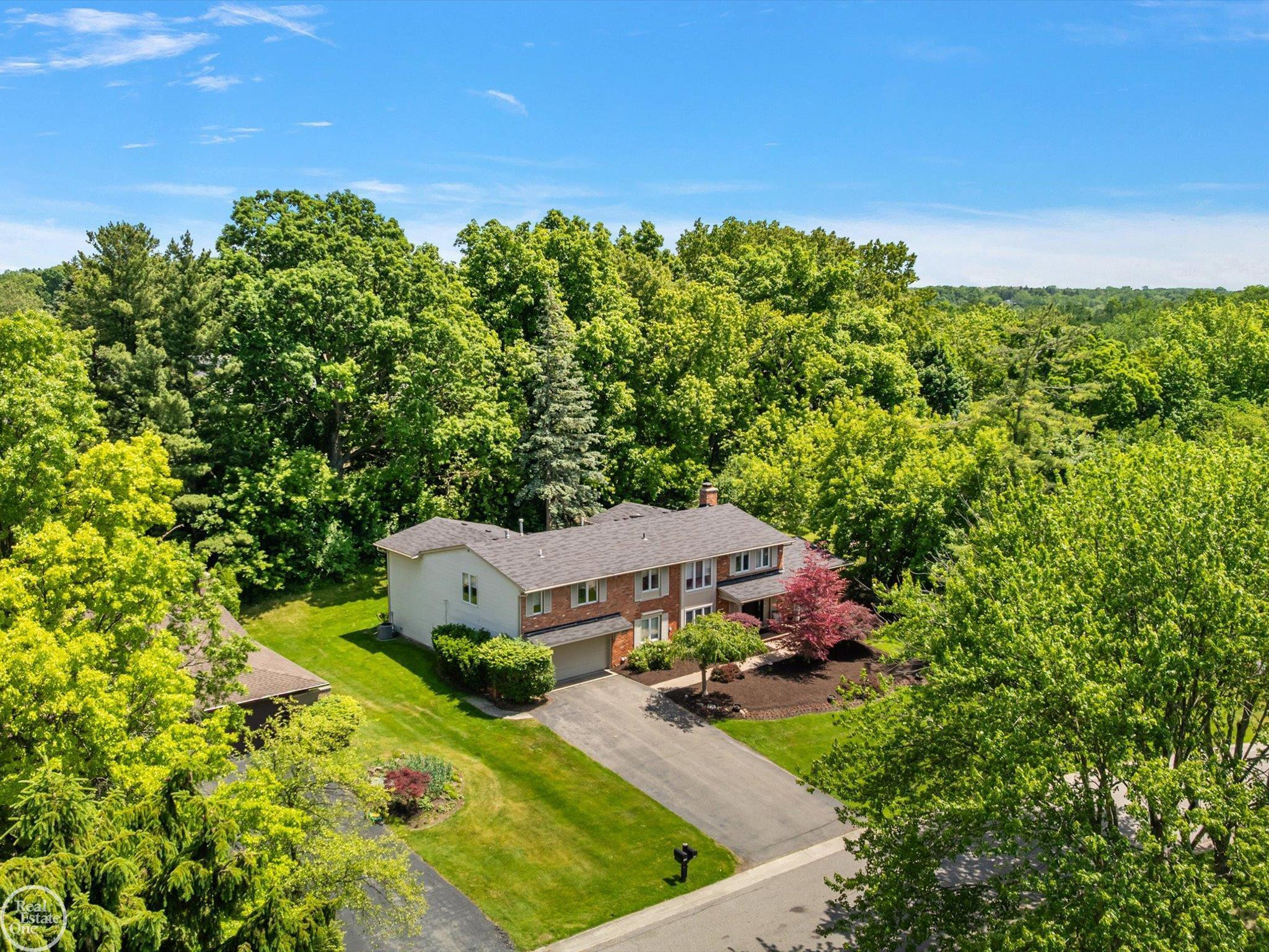 4547 Valleyview Drive, West Bloomfield, MI 48323 — Photo 52