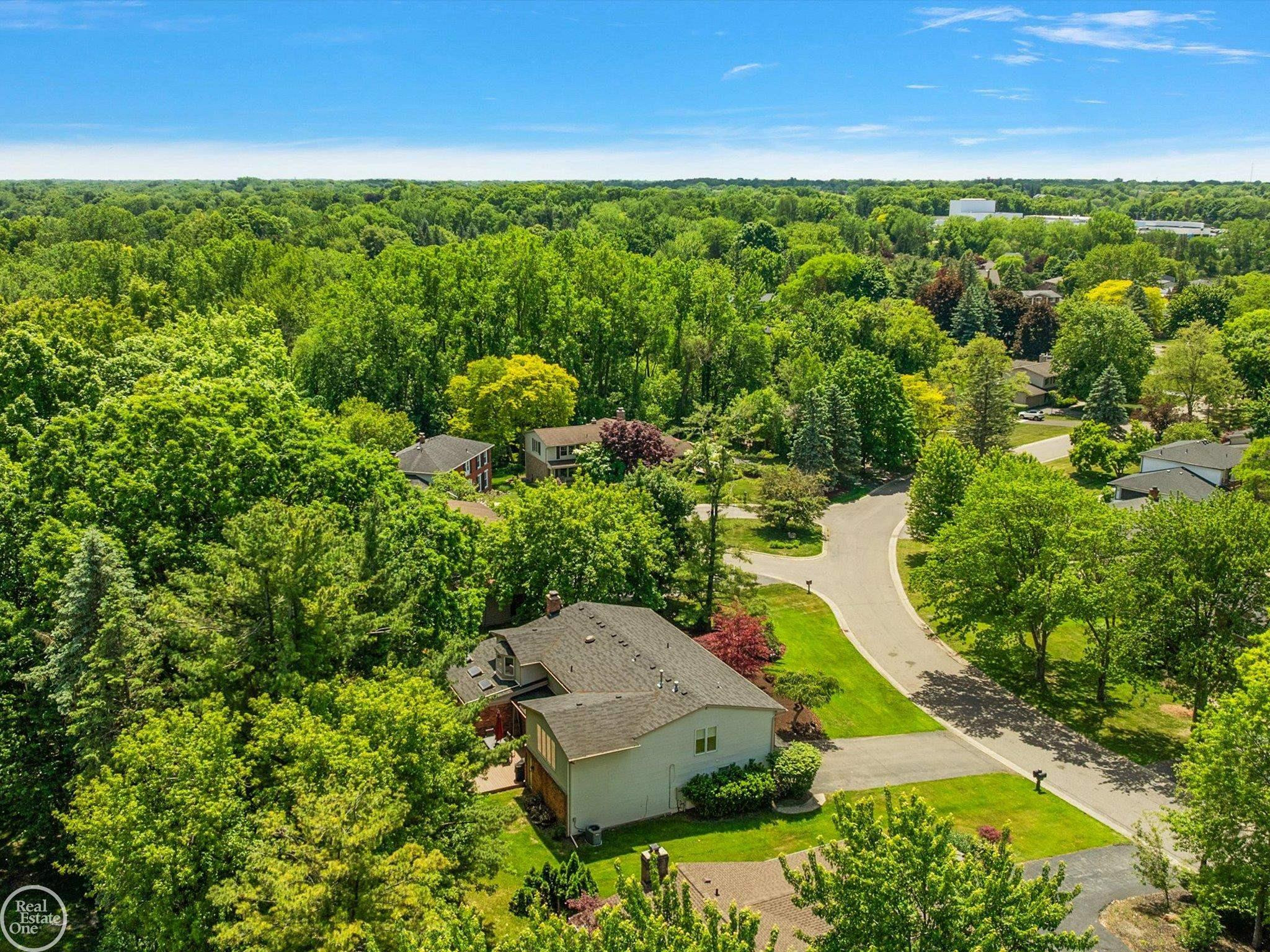 4547 Valleyview Drive, West Bloomfield, MI 48323 — Photo 54