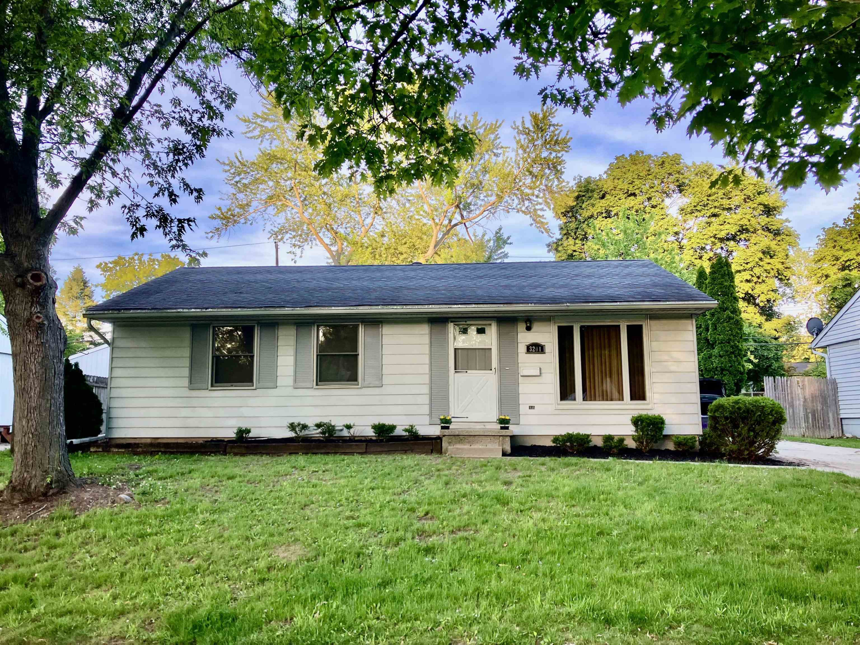 3201 Norwich Road, Lansing, MI 48911 — Photo 3