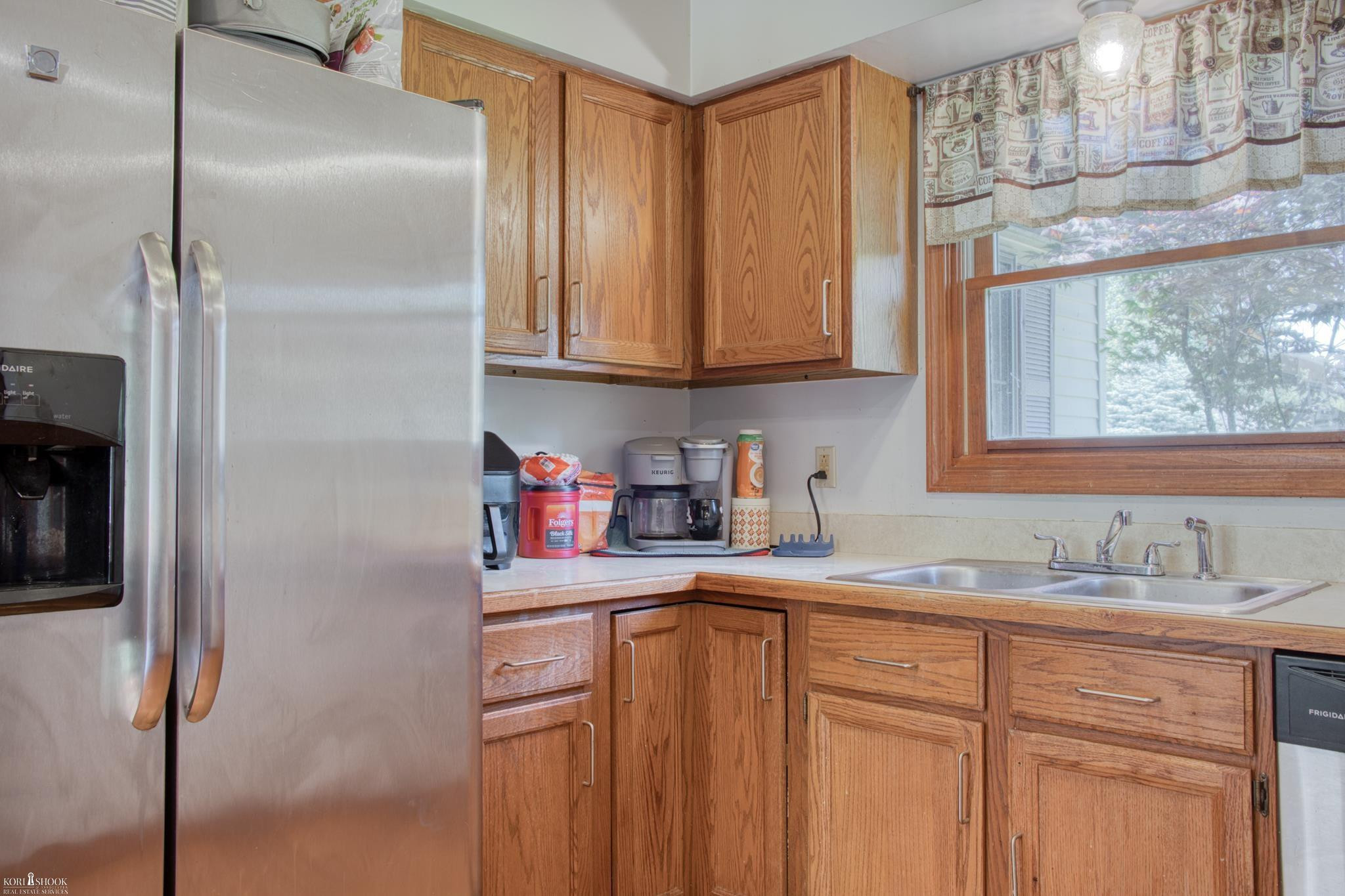 3083 Meadow Brook Drive, Owosso, MI 48867 — Photo 4