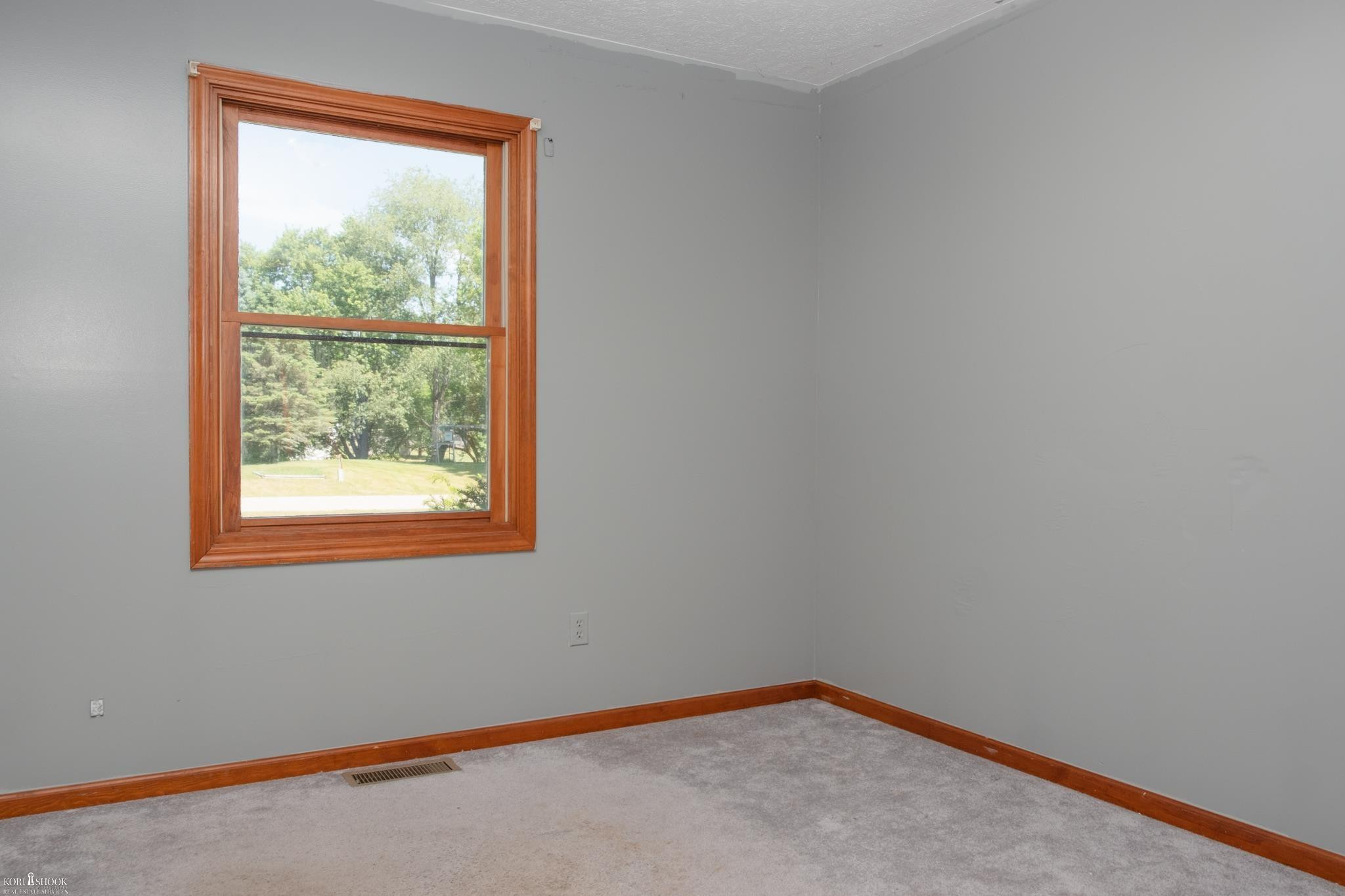 3083 Meadow Brook Drive, Owosso, MI 48867 — Photo 12
