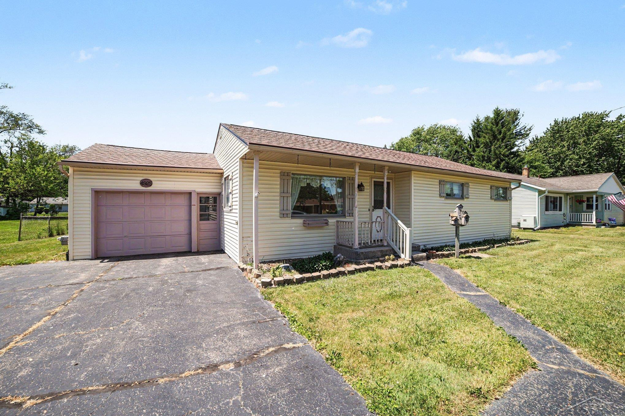4925 Lorraine Avenue, Saginaw, MI 48604 — Photo 2