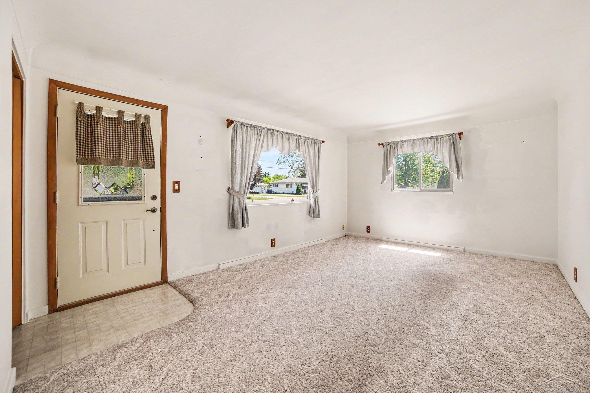 4925 Lorraine Avenue, Saginaw, MI 48604 — Photo 6