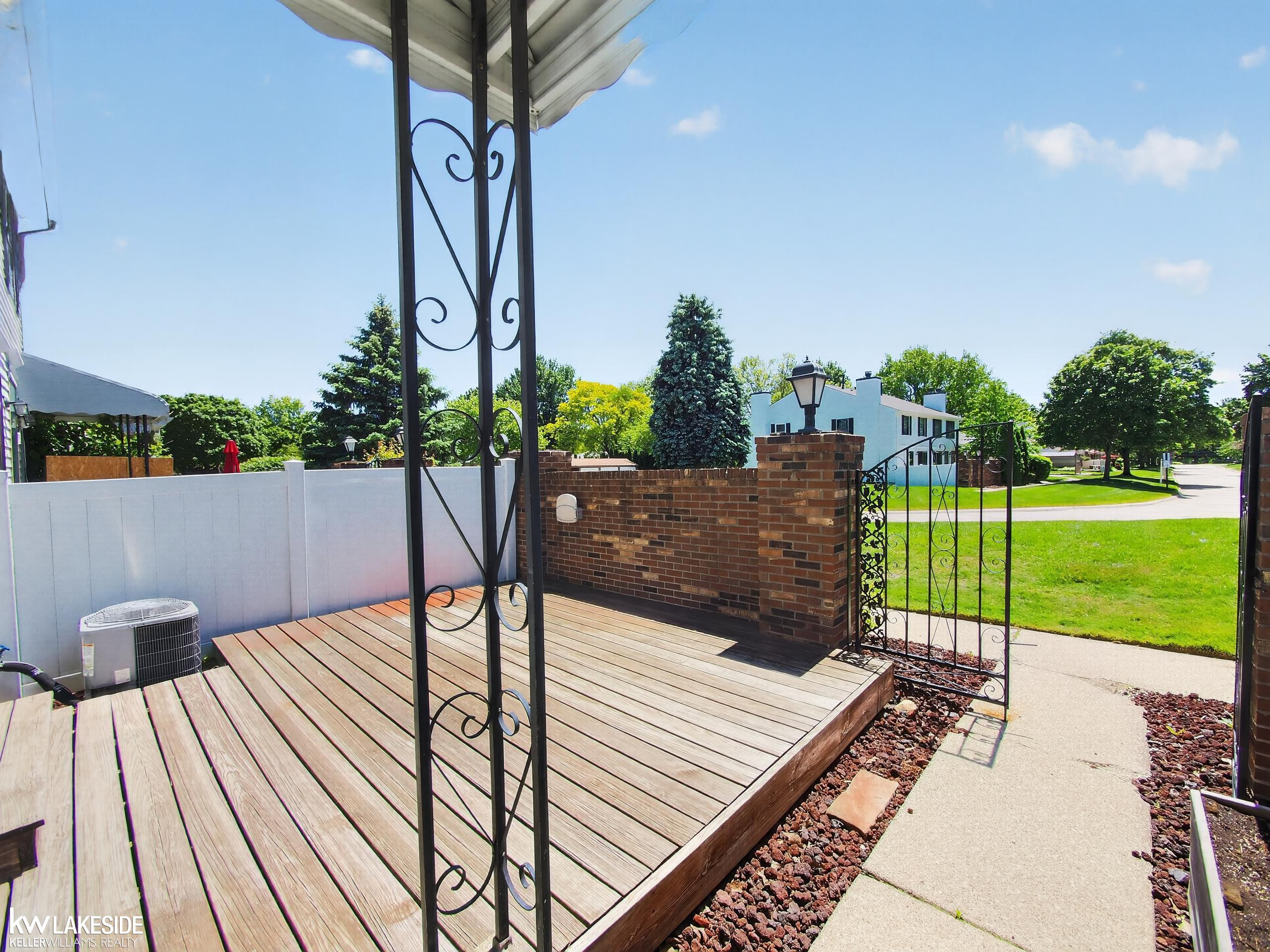 38951 E Golfview Drive, Clinton Twp, MI 48038 — Photo 25